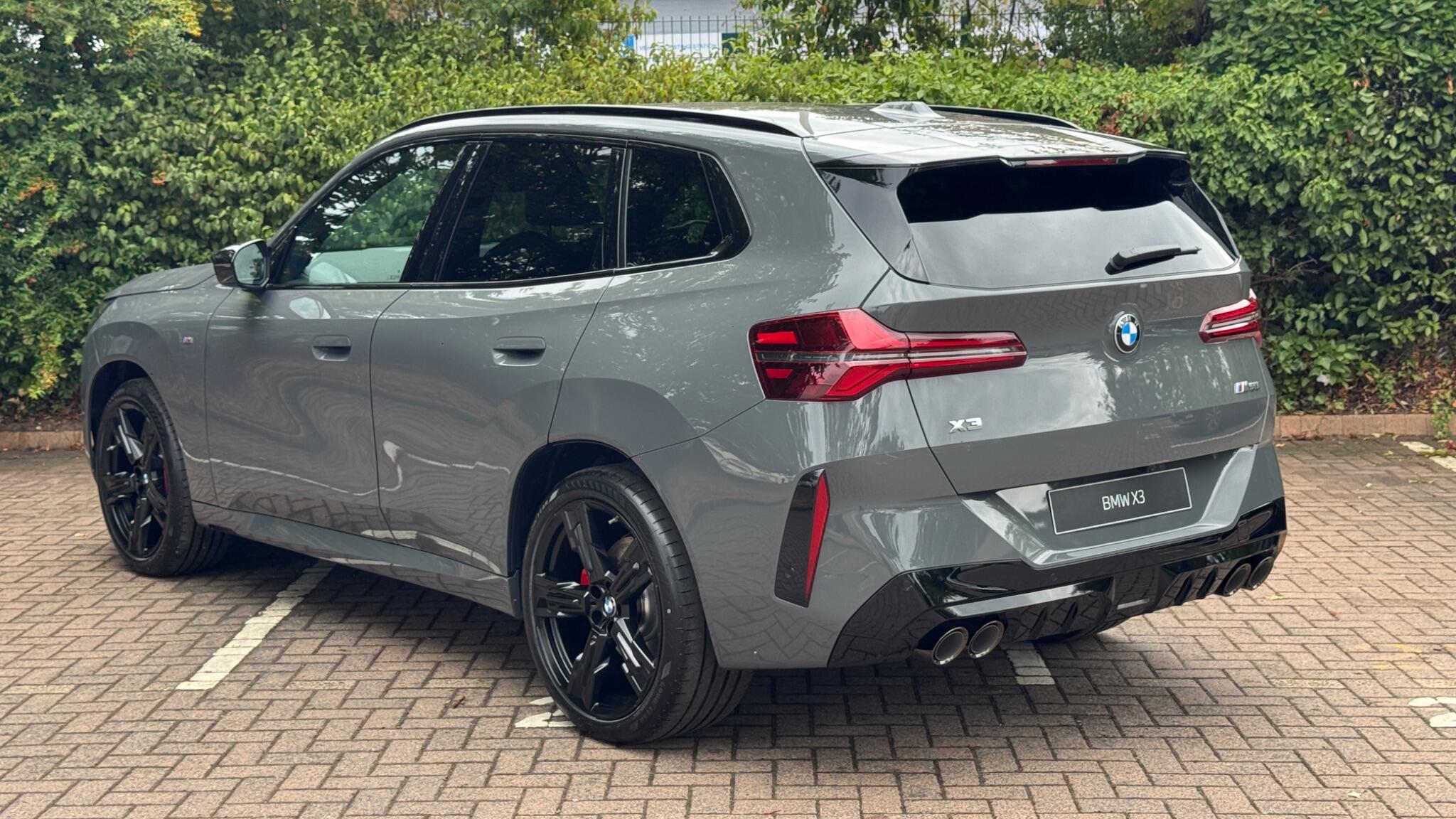 BMW X3 view 3
