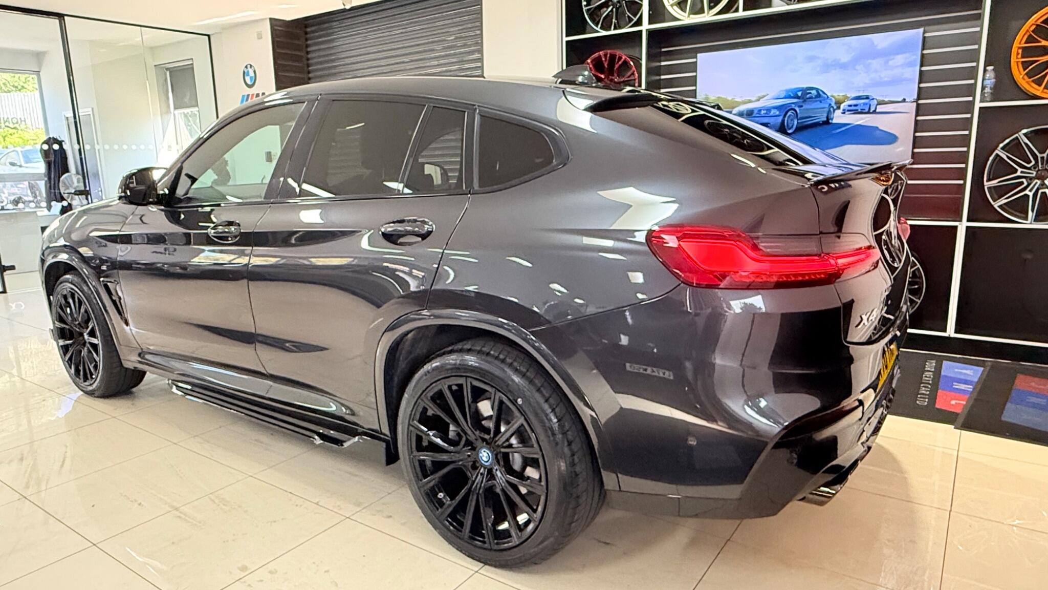 BMW X4 view 30