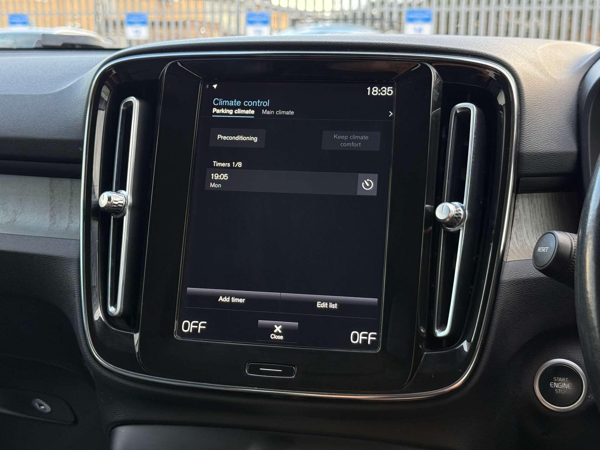 Volvo XC40 view 61