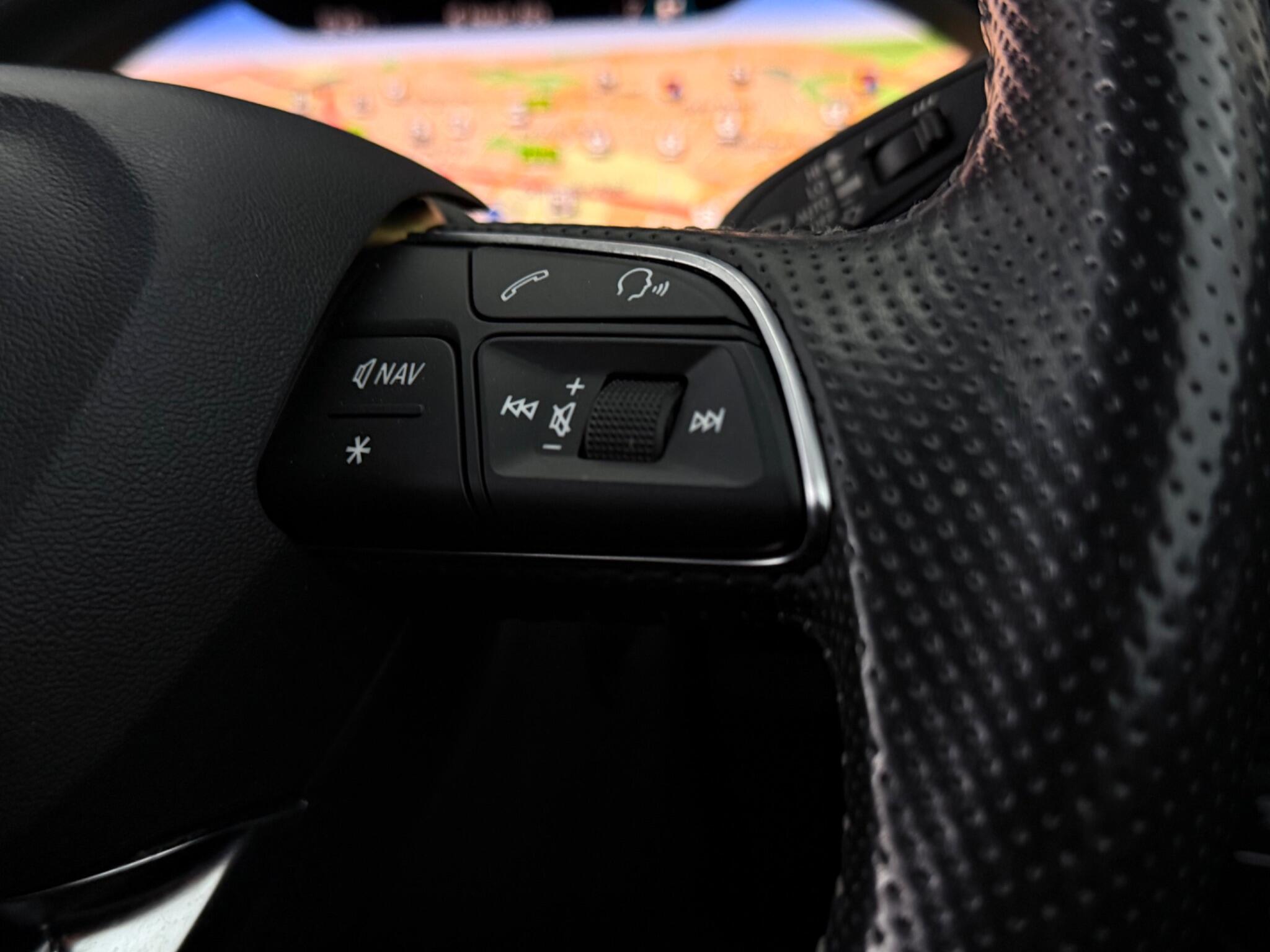 Audi Q5 view 14