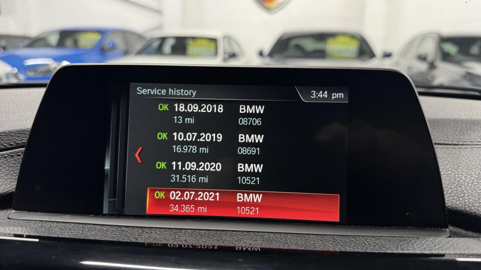 BMW 3 Series view 5