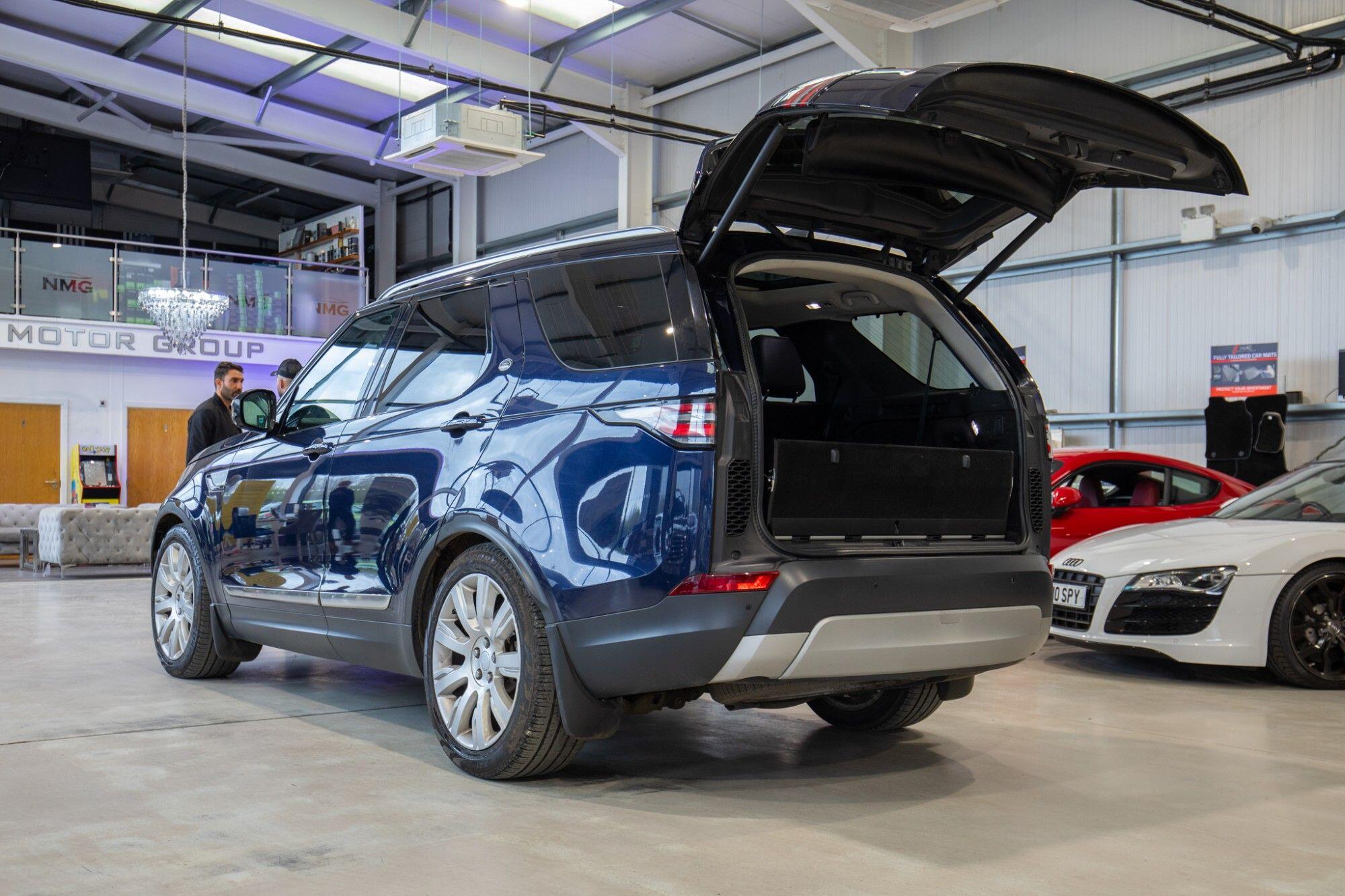 Land Rover Discovery view 33
