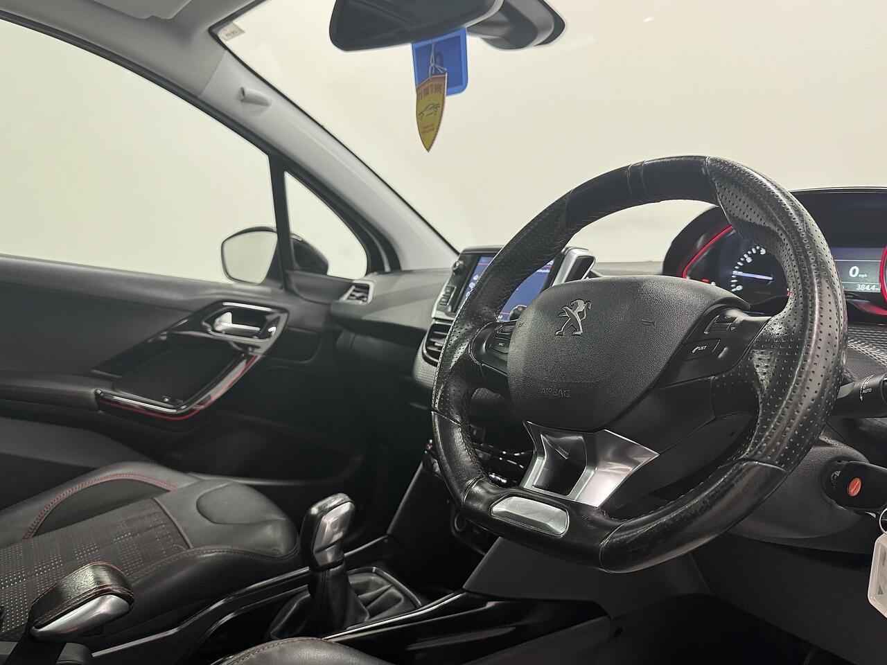 Peugeot 2008 view 11
