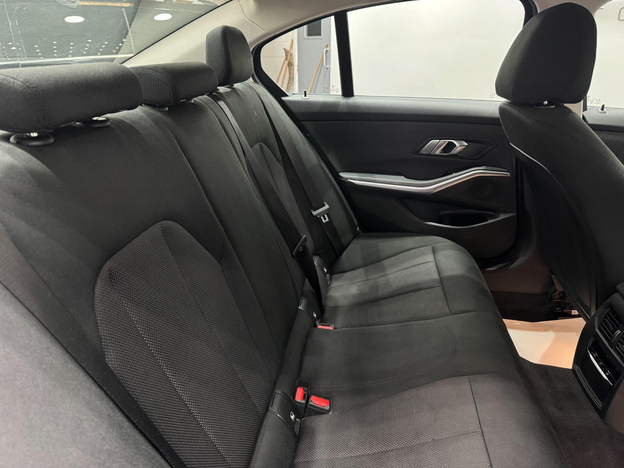BMW 3 Series view 51