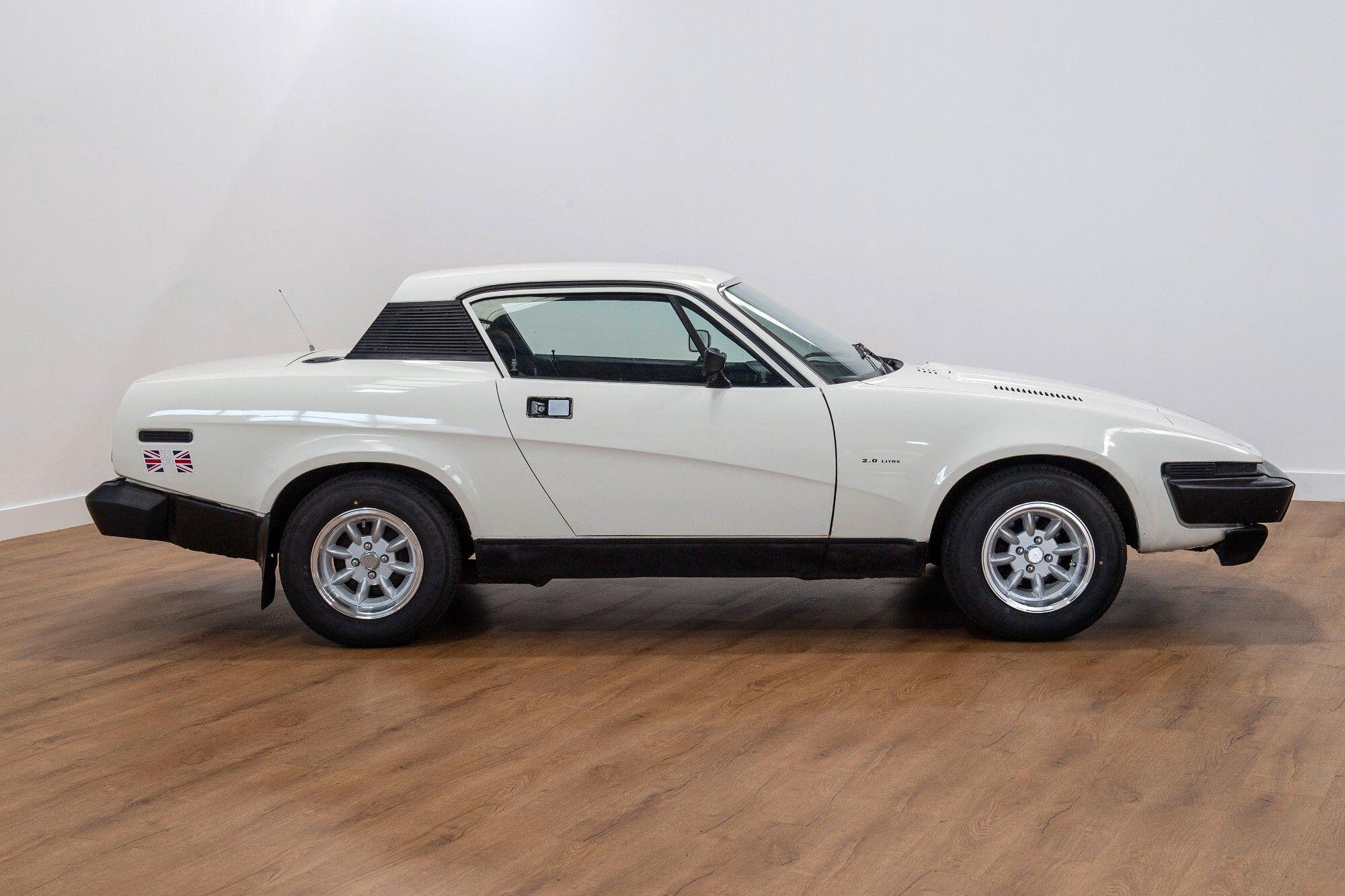 Triumph 1976 Triumph view 3