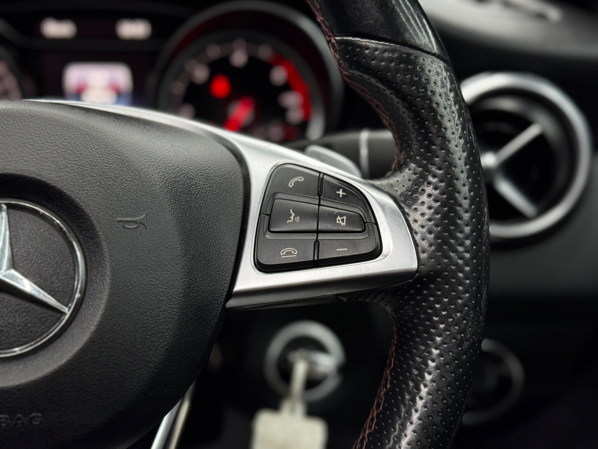 Mercedes-Benz GLA view 21