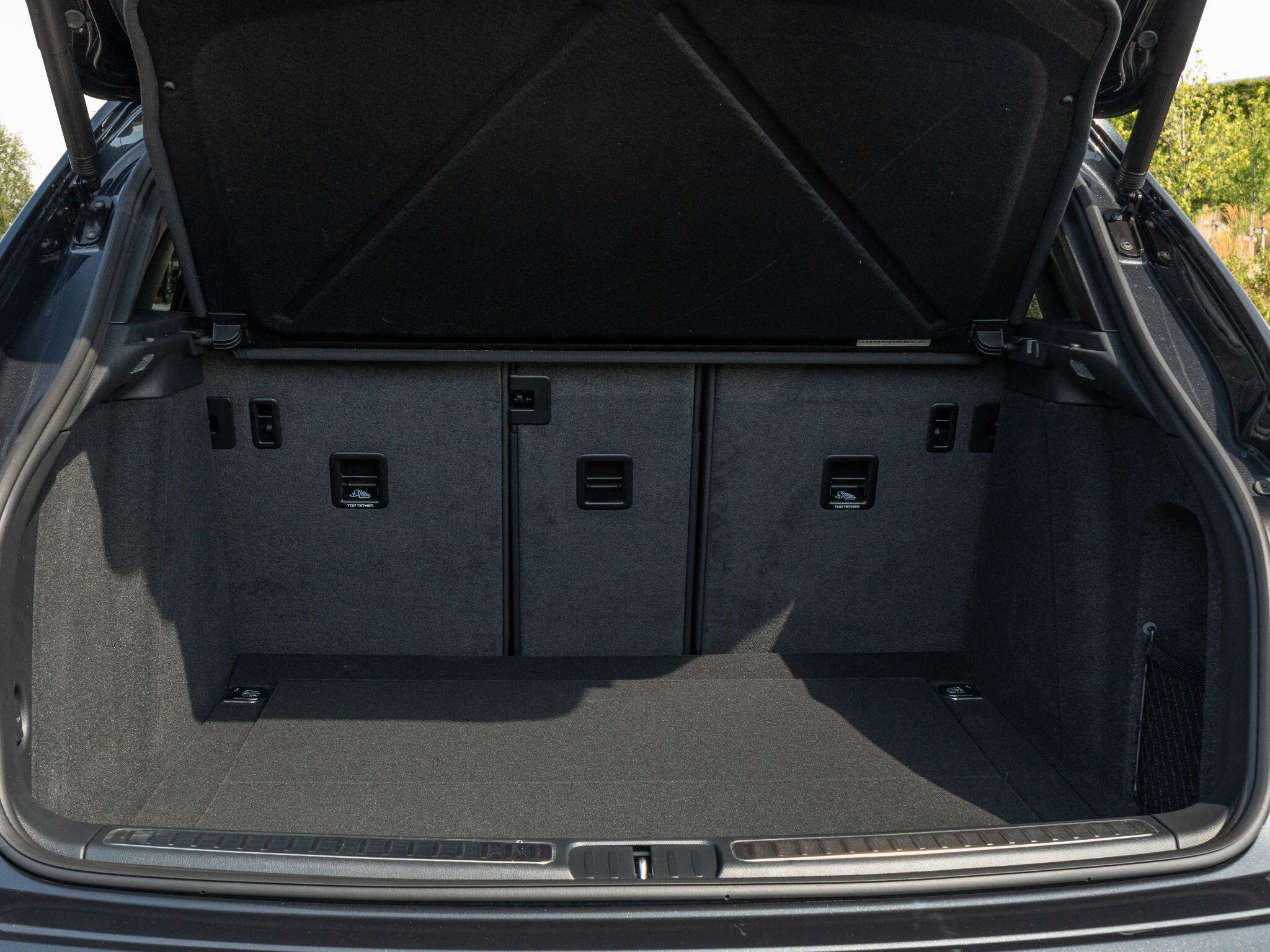 Porsche Macan view 46