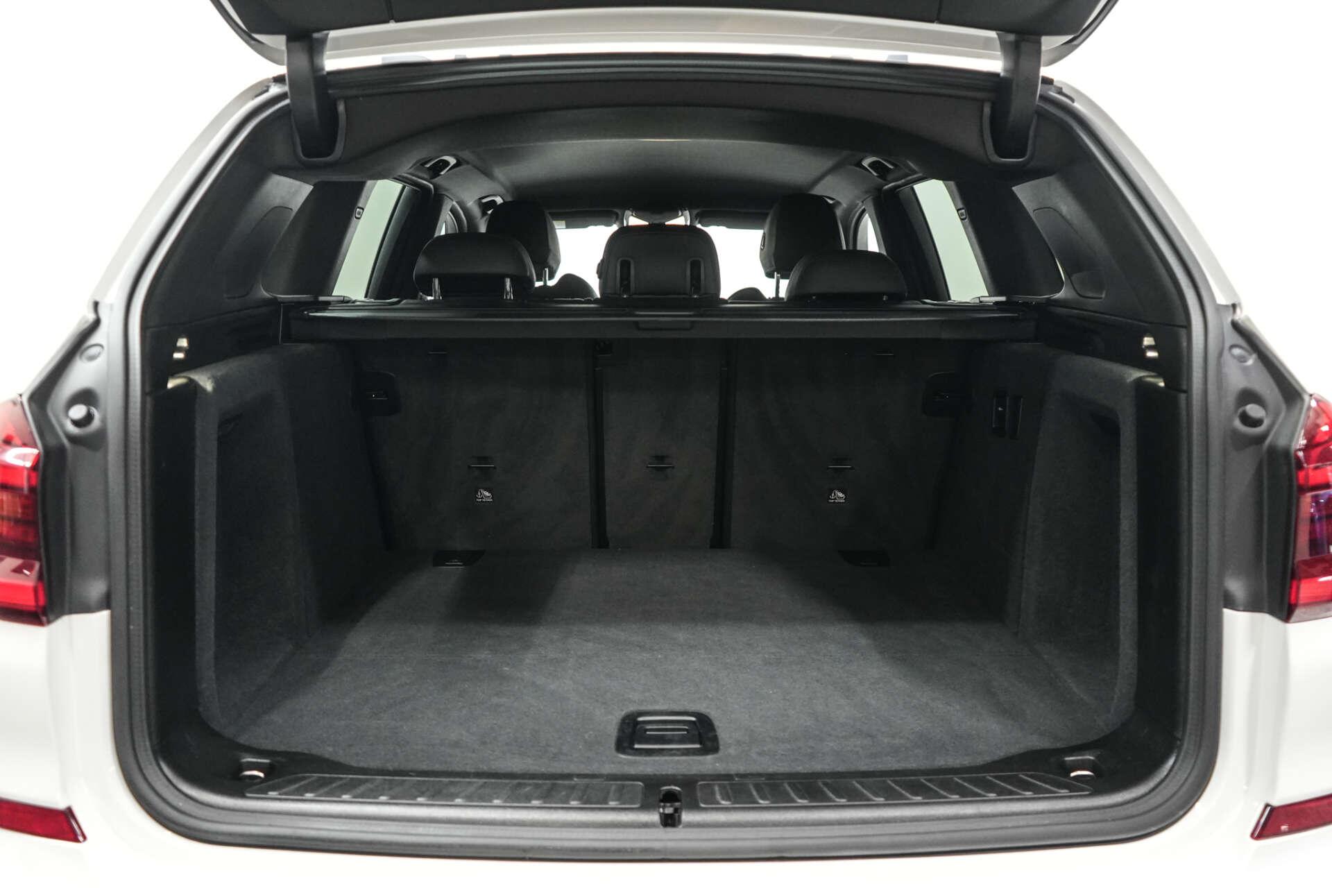 BMW X3 view 16