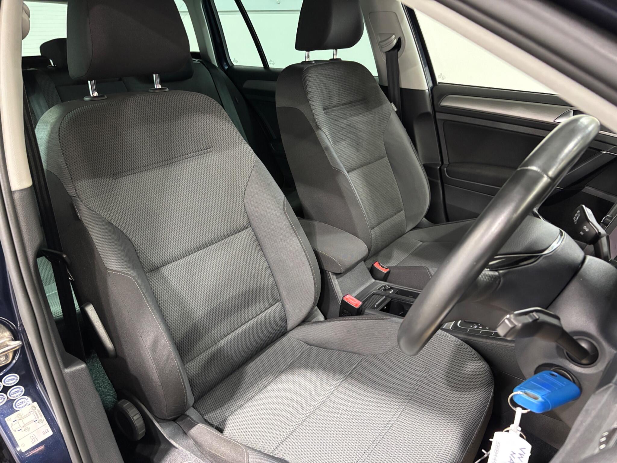 Volkswagen Golf view 25