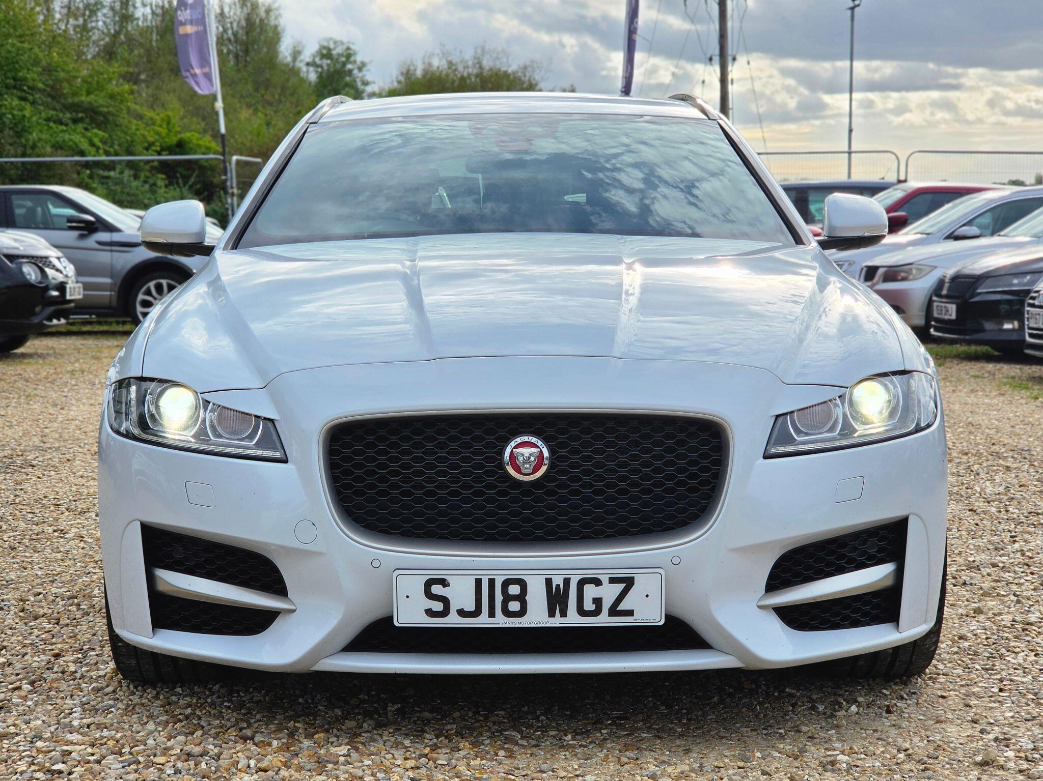 Jaguar XF view 24