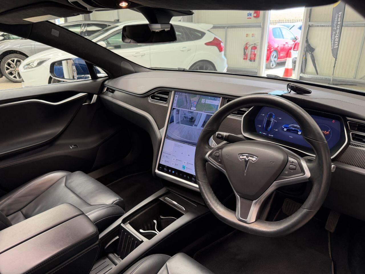 Tesla Model S view 4