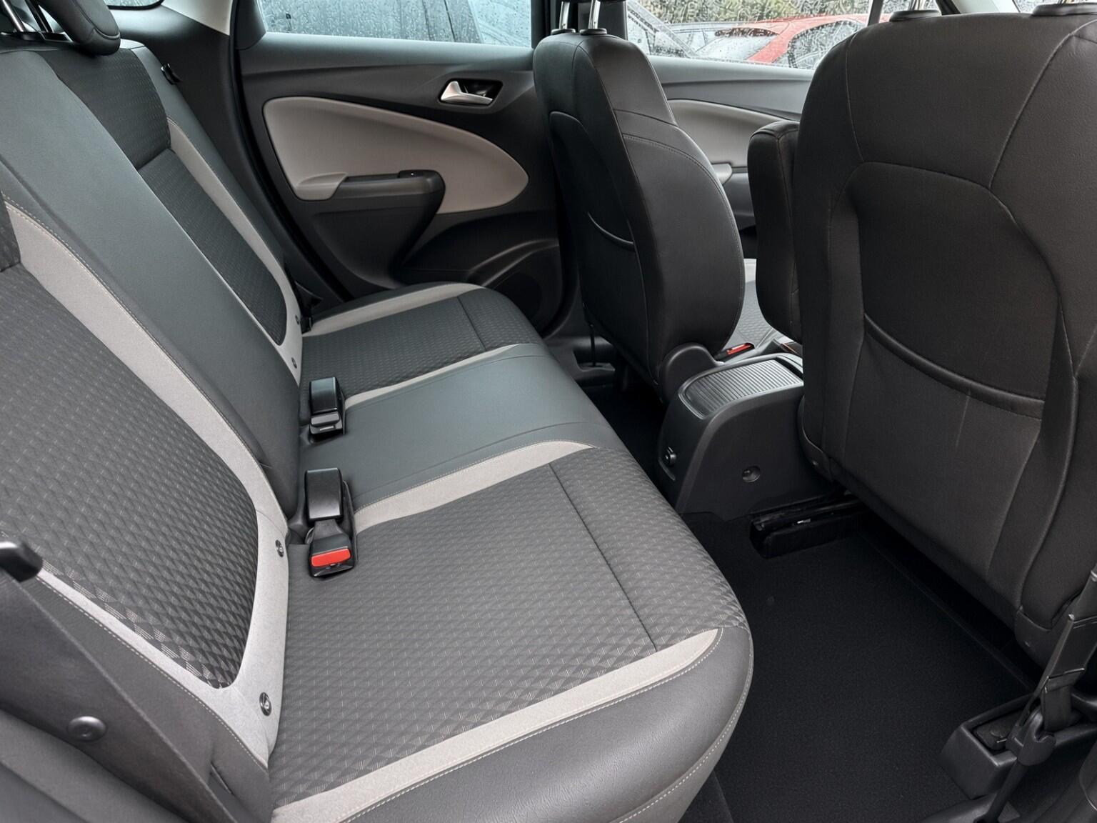 Vauxhall Crossland X view 8