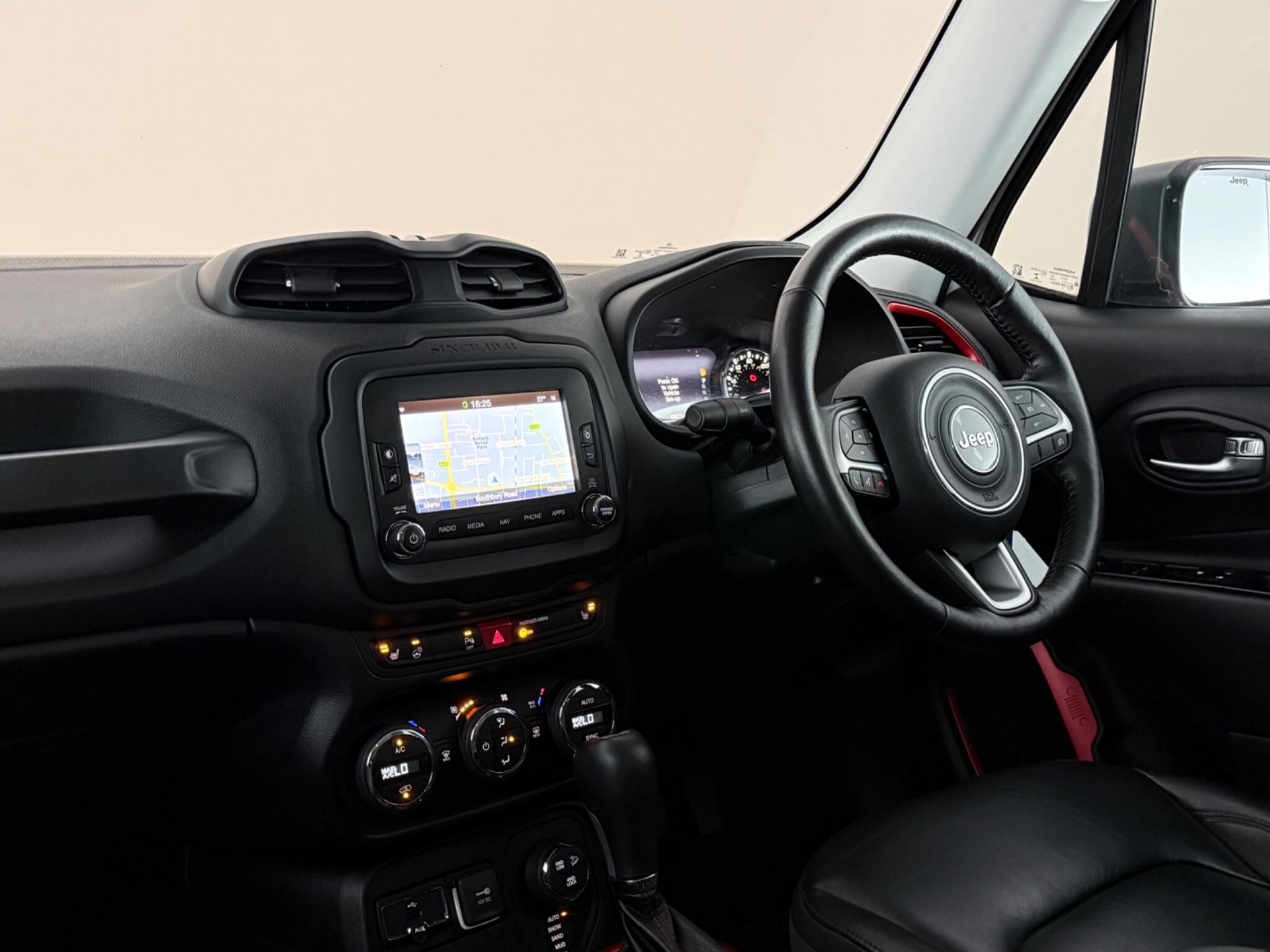 Jeep Renegade view 4