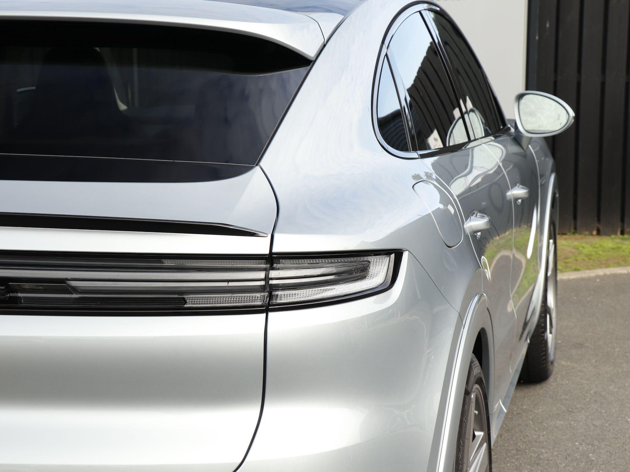 Porsche Cayenne view 30