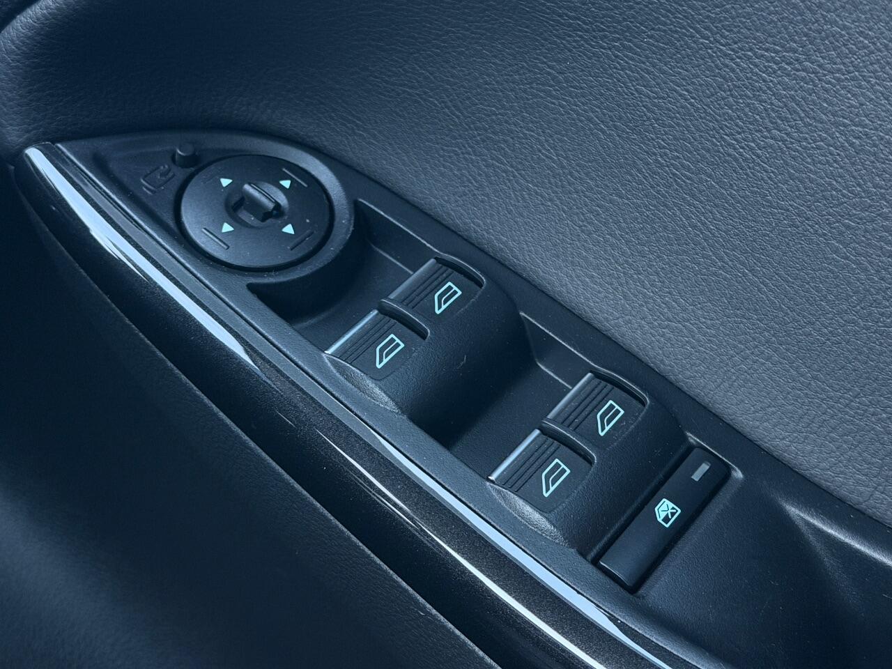 Ford Focus view 28