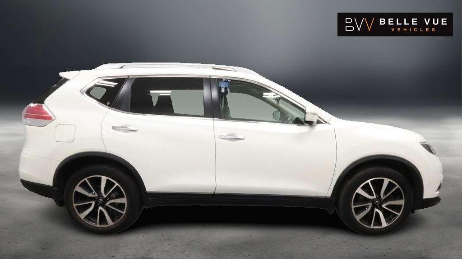 Nissan X-Trail view 2