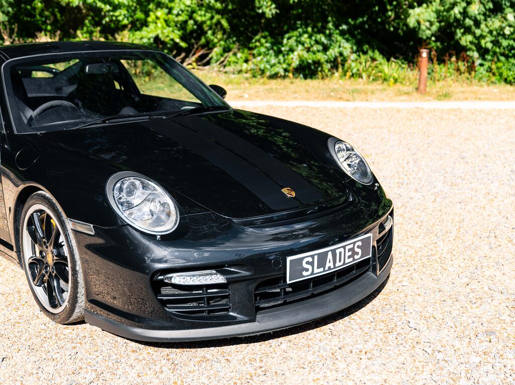 Porsche 911 view 8