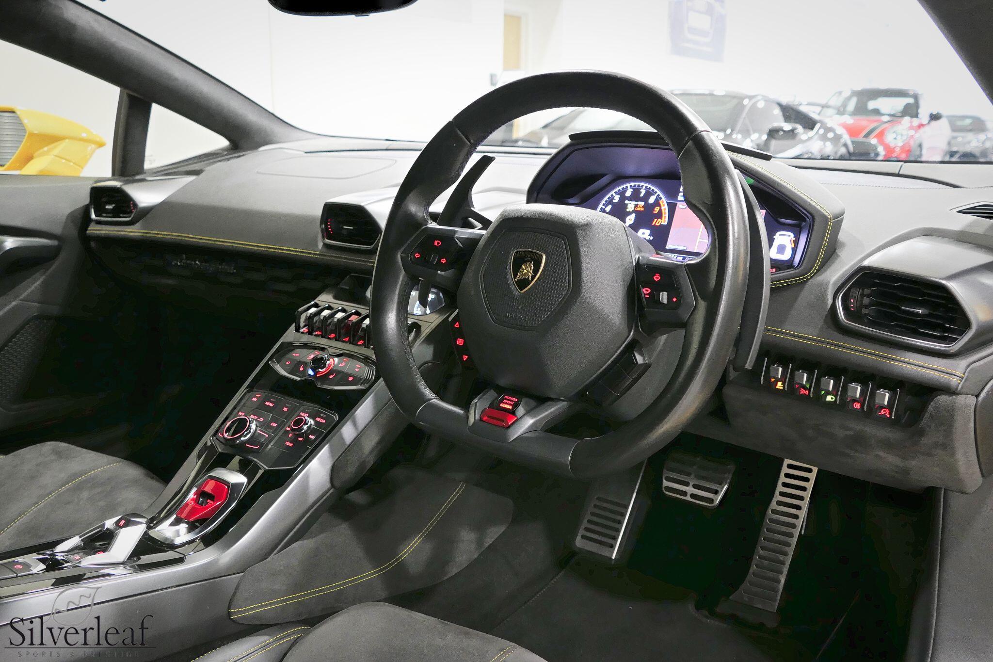 Lamborghini LP 610-4 view 12