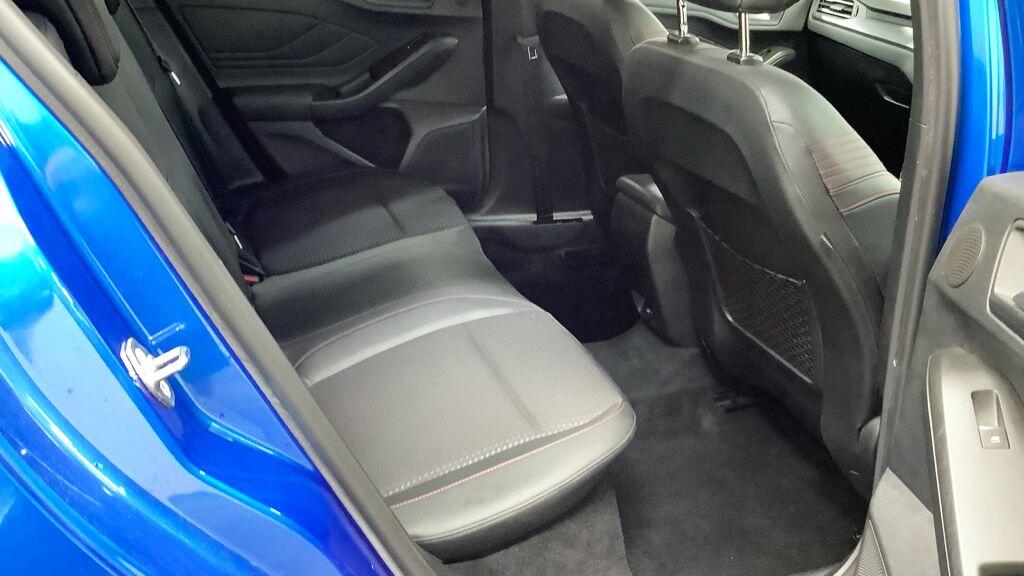 Ford Focus view 13