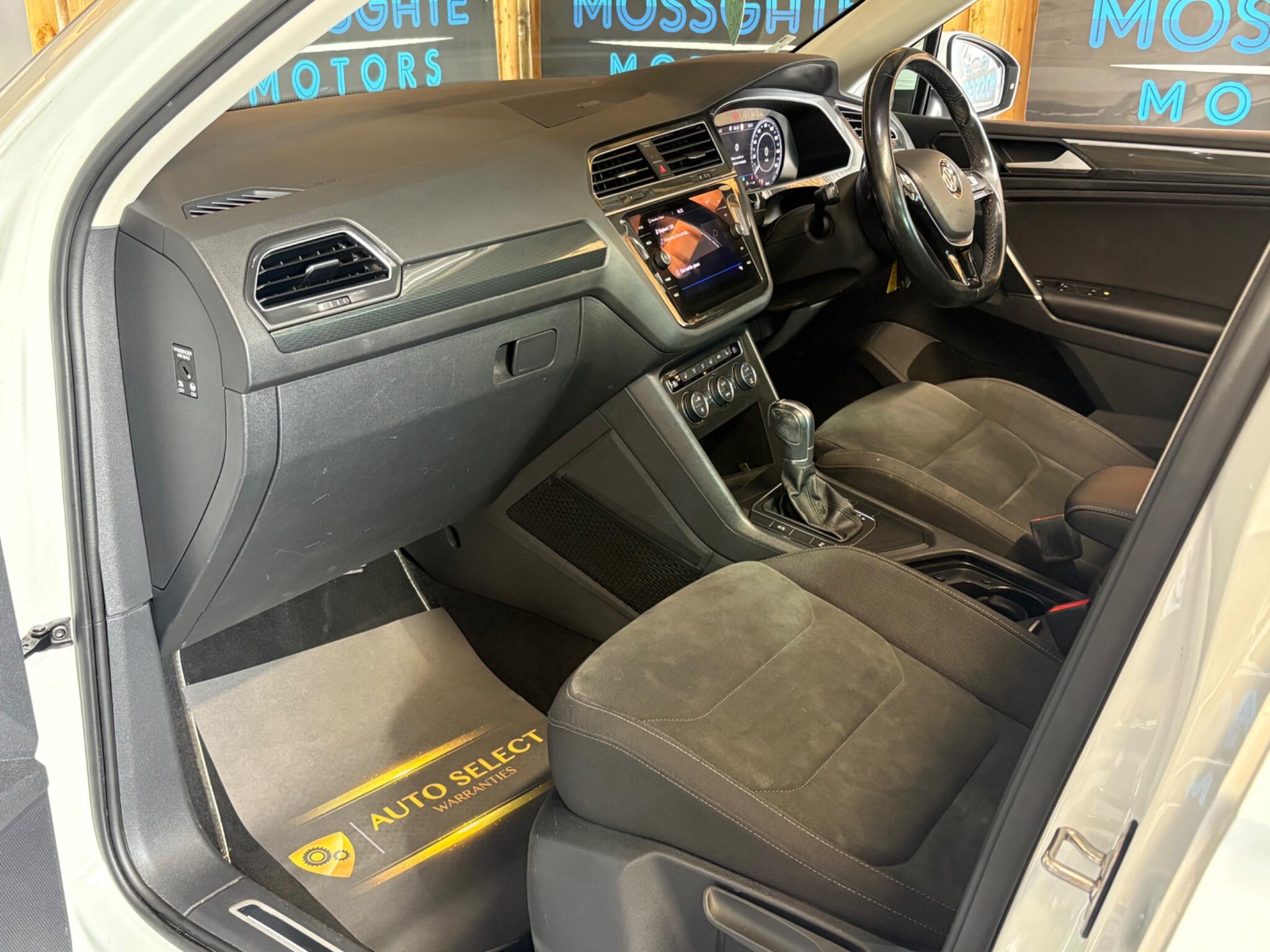 Volkswagen Tiguan view 28