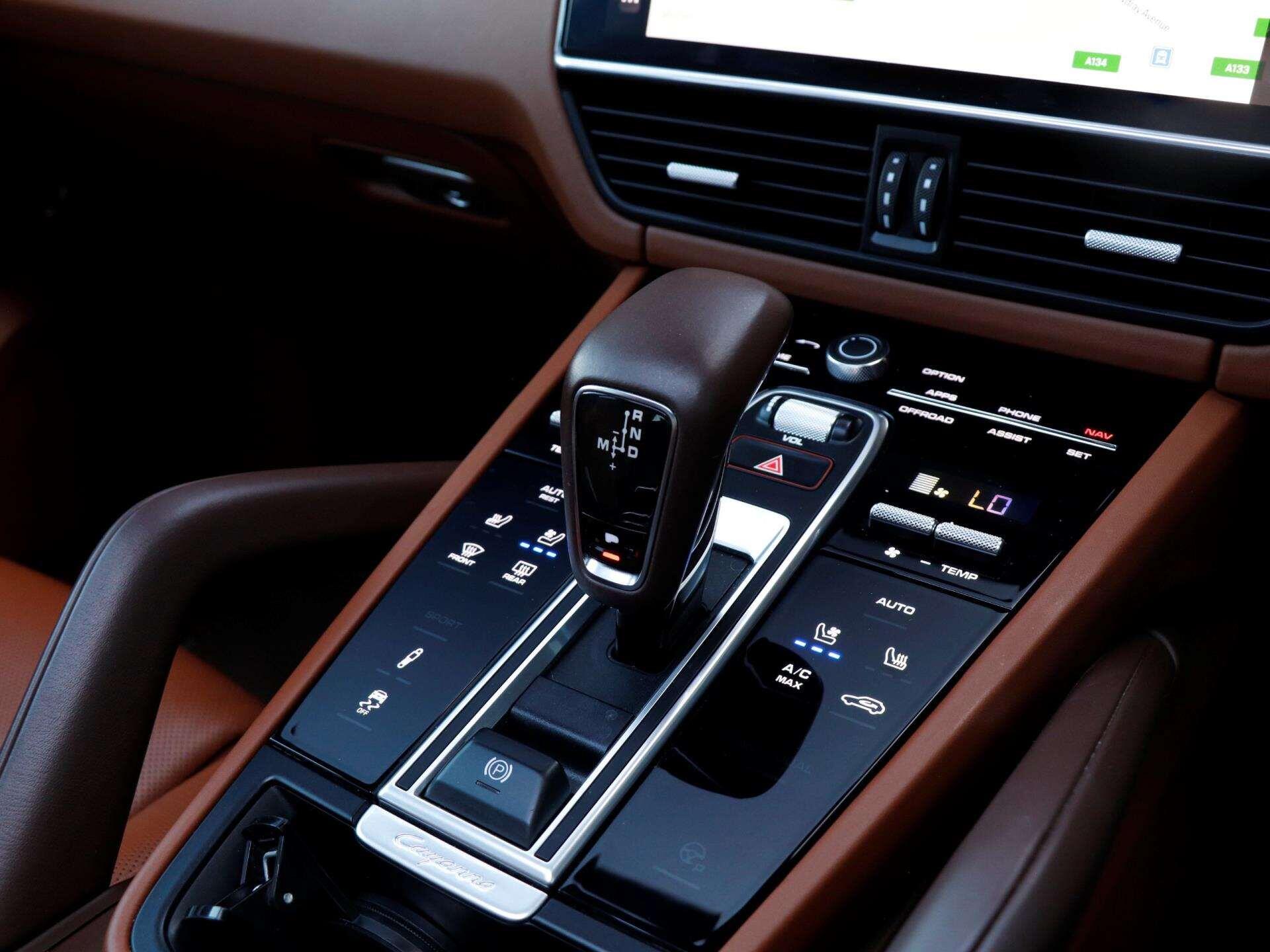 Porsche Cayenne view 19