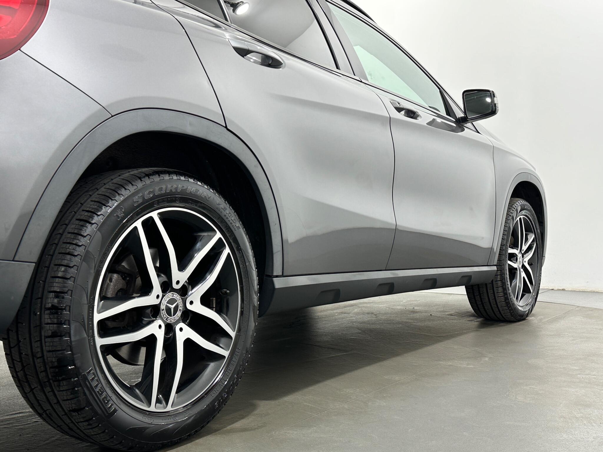 Mercedes-Benz Gla view 49