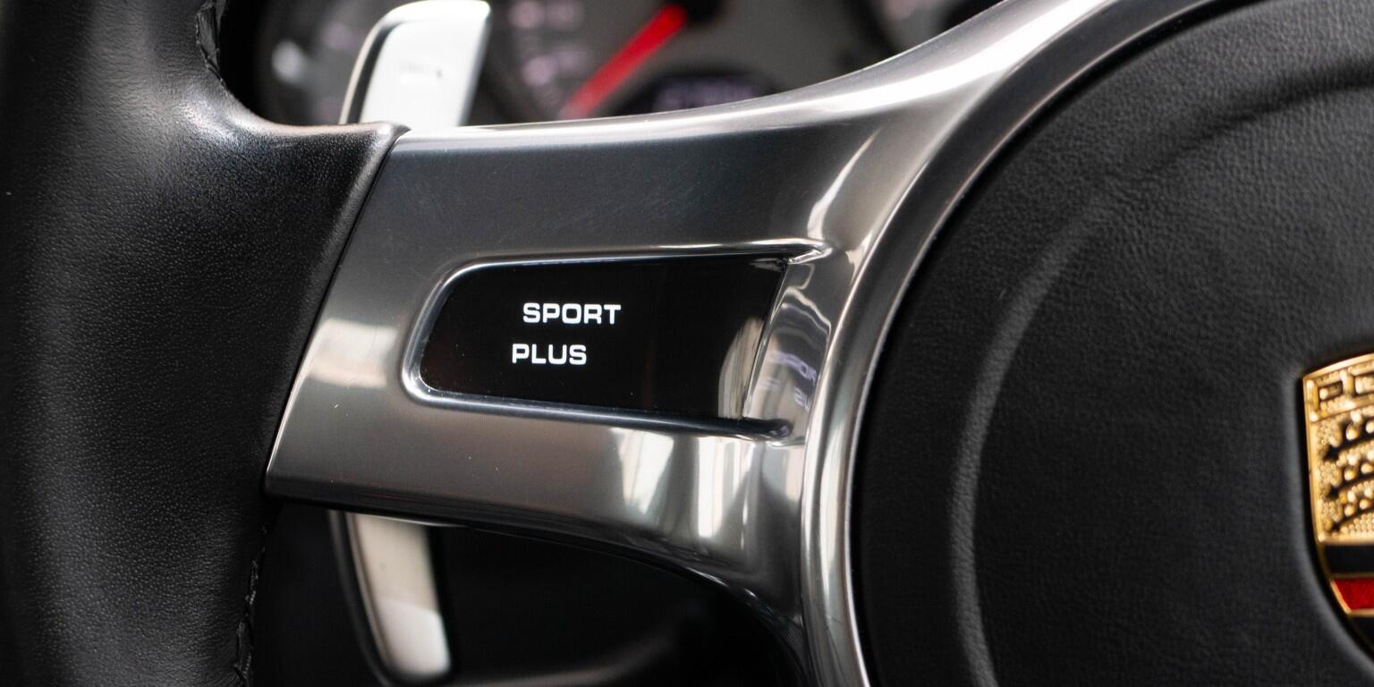 Porsche 911 view 42