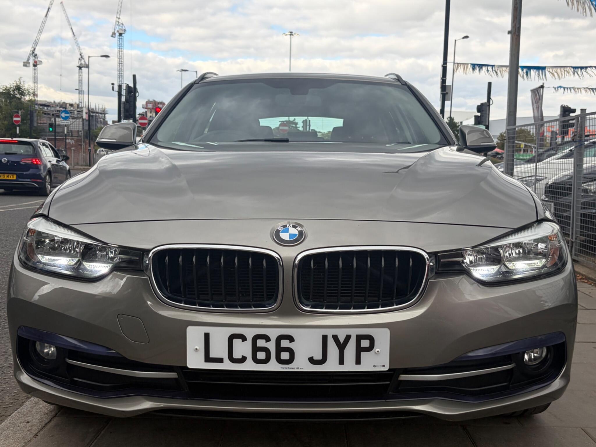 BMW 3 Series view 7