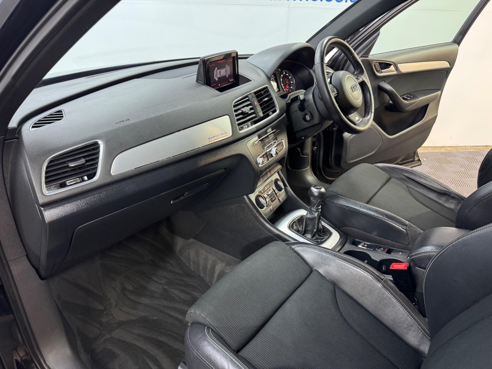 Audi Q3 view 35