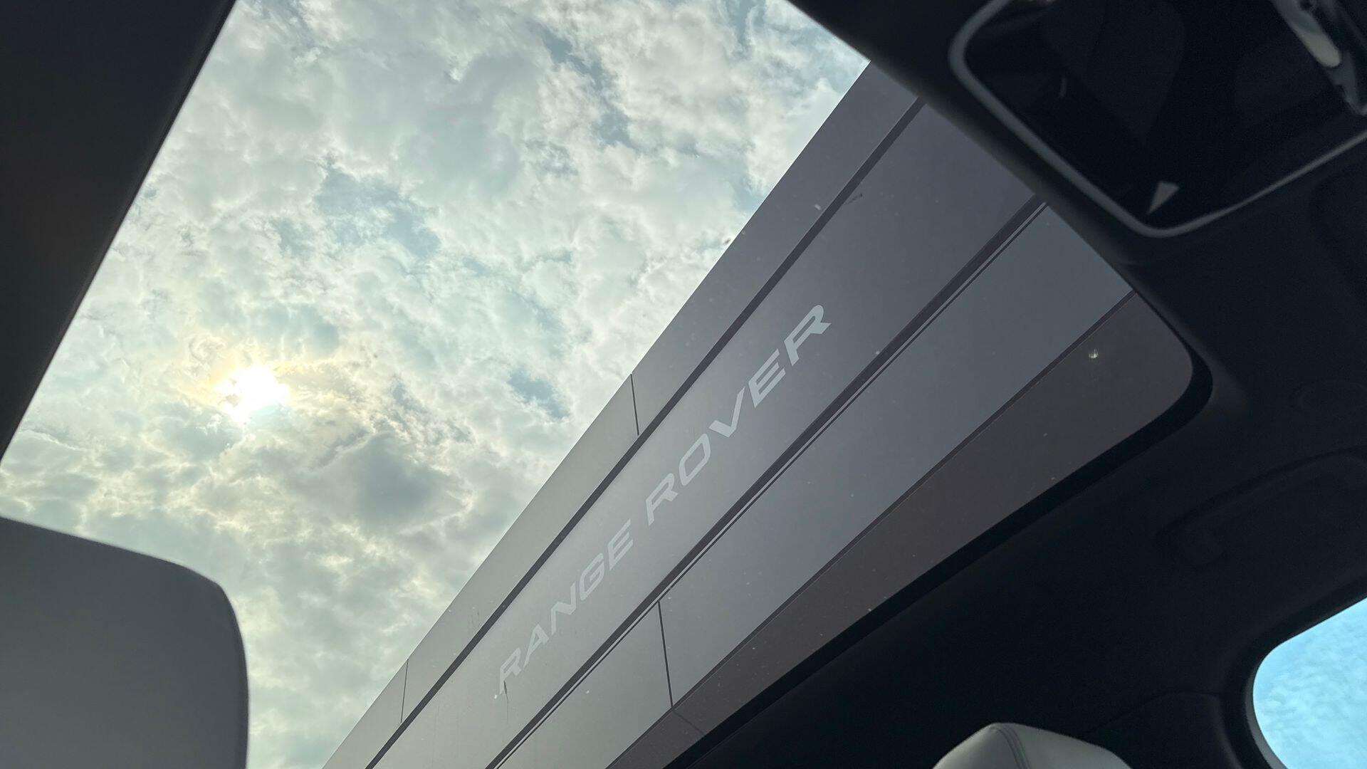 Land Rover Range Rover Velar view 22