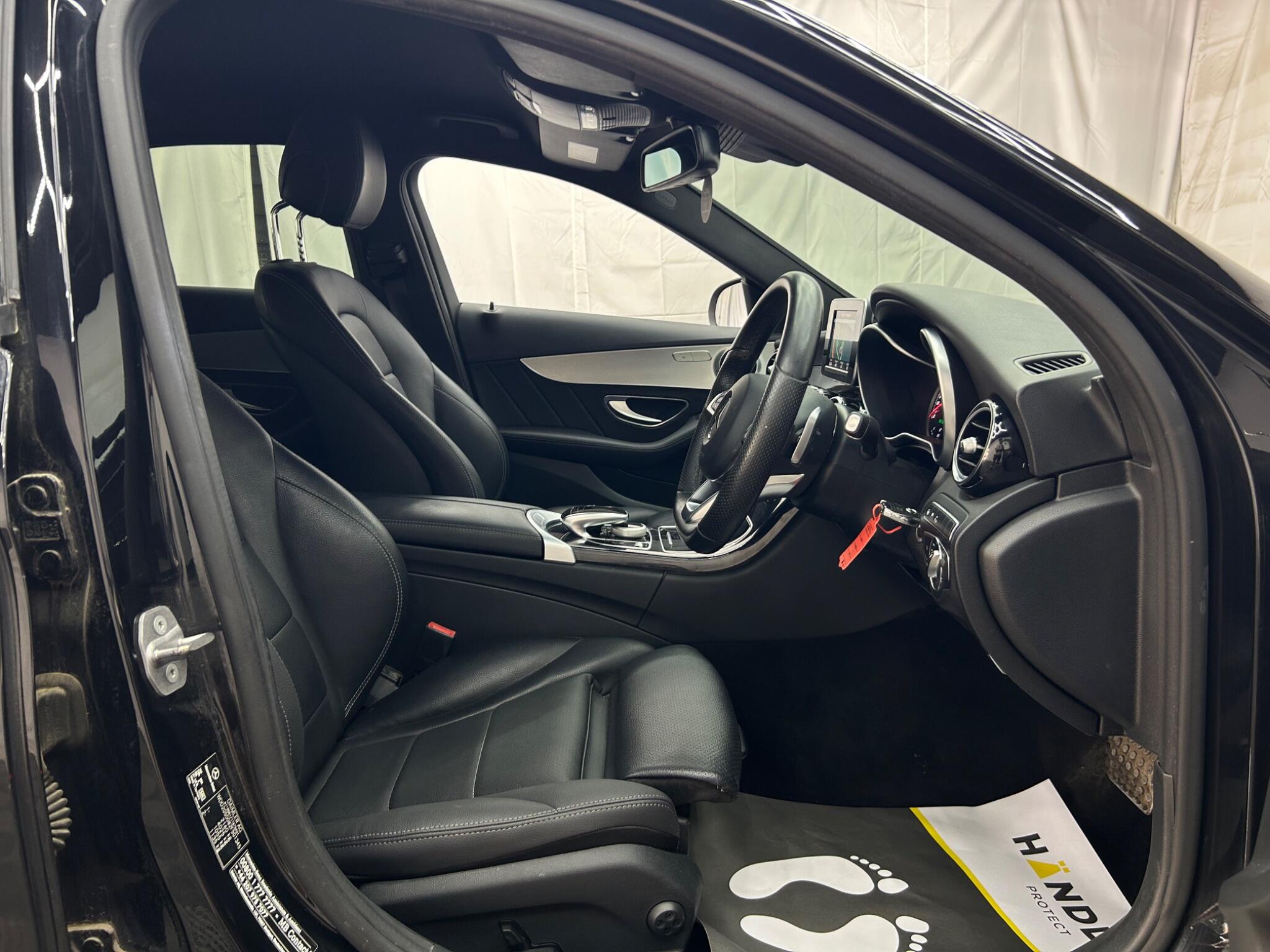 Mercedes-Benz C-Class view 19