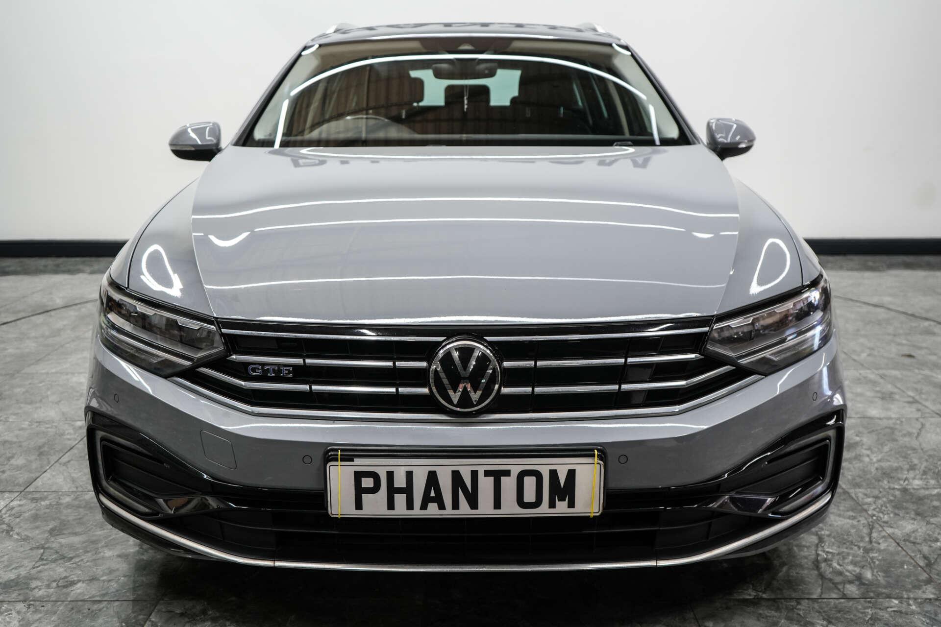 Volkswagen Passat view 5