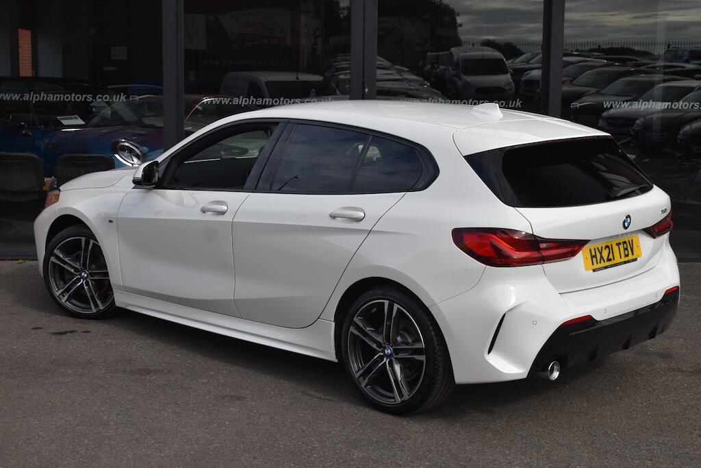 BMW 1 Series view 2