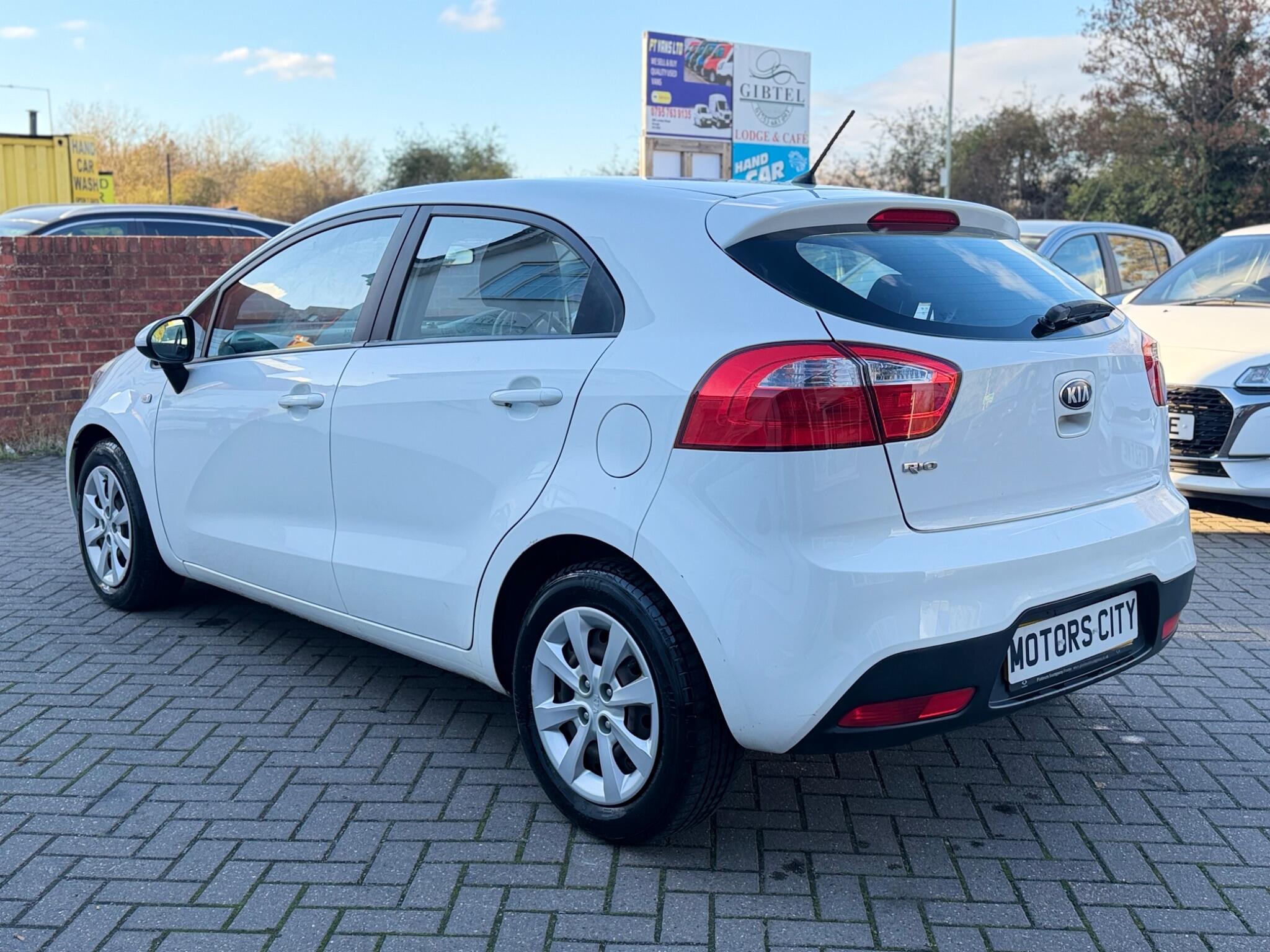 Kia Rio view 6