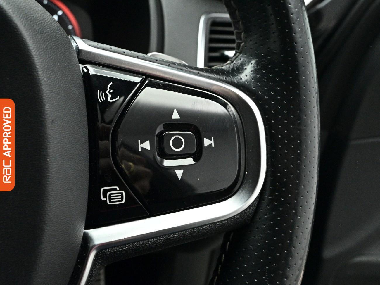 Volvo XC90 view 26