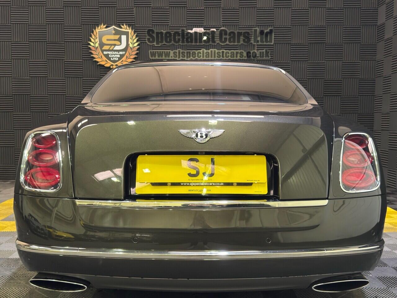 Bentley Mulsanne view 3