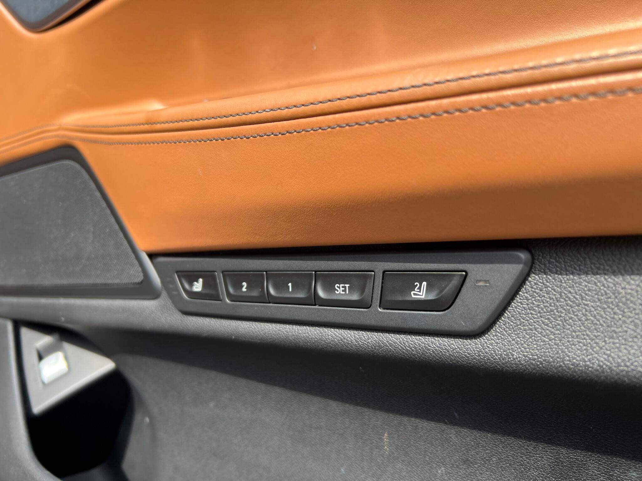 BMW 7 Series view 14