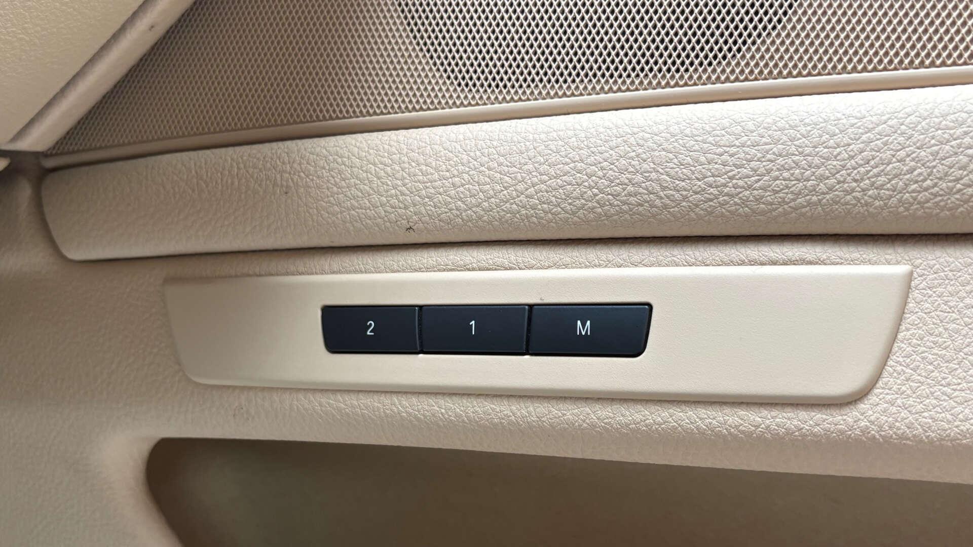 BMW 5 Series view 23