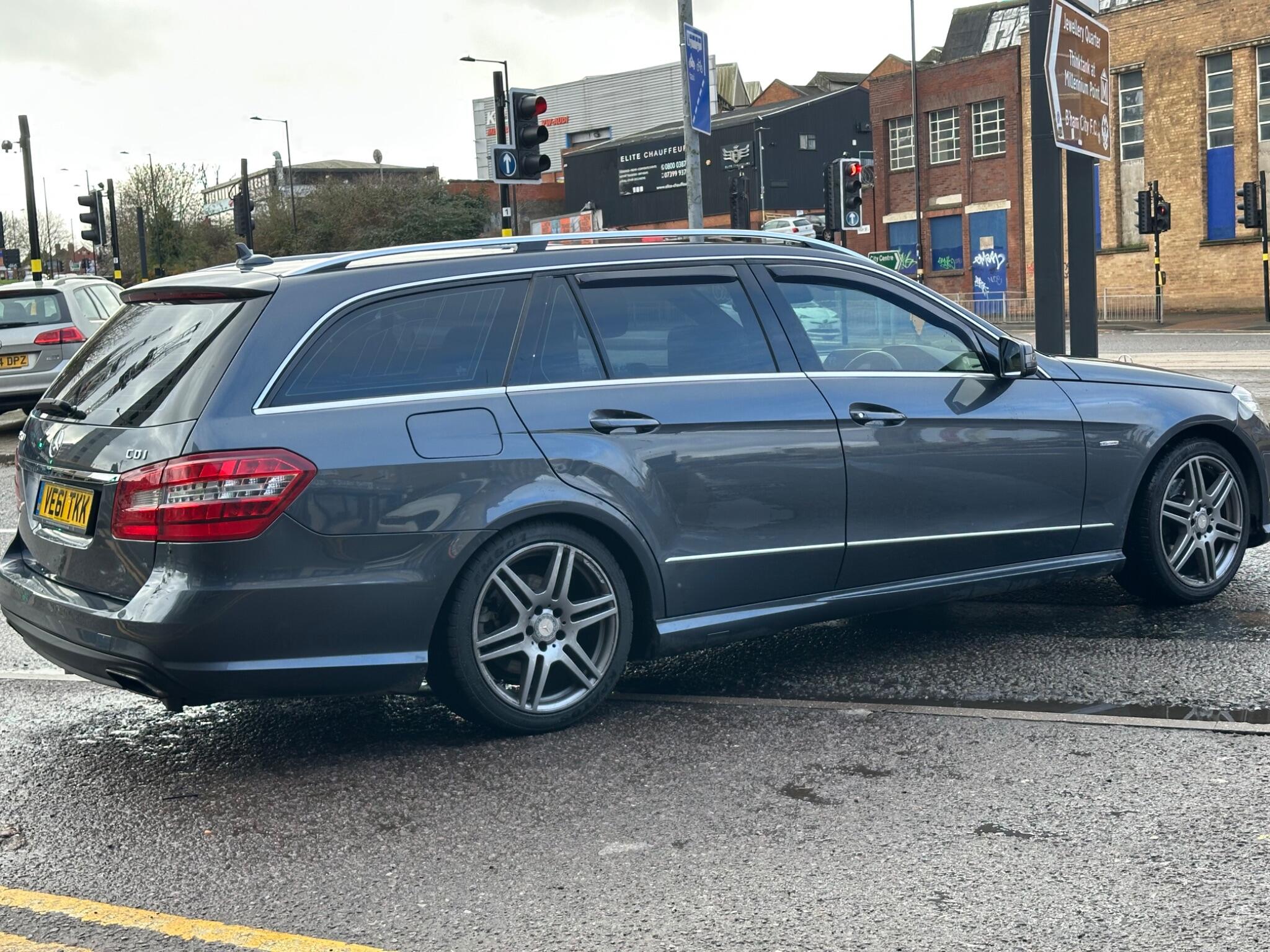 Mercedes-Benz E-Class view 39
