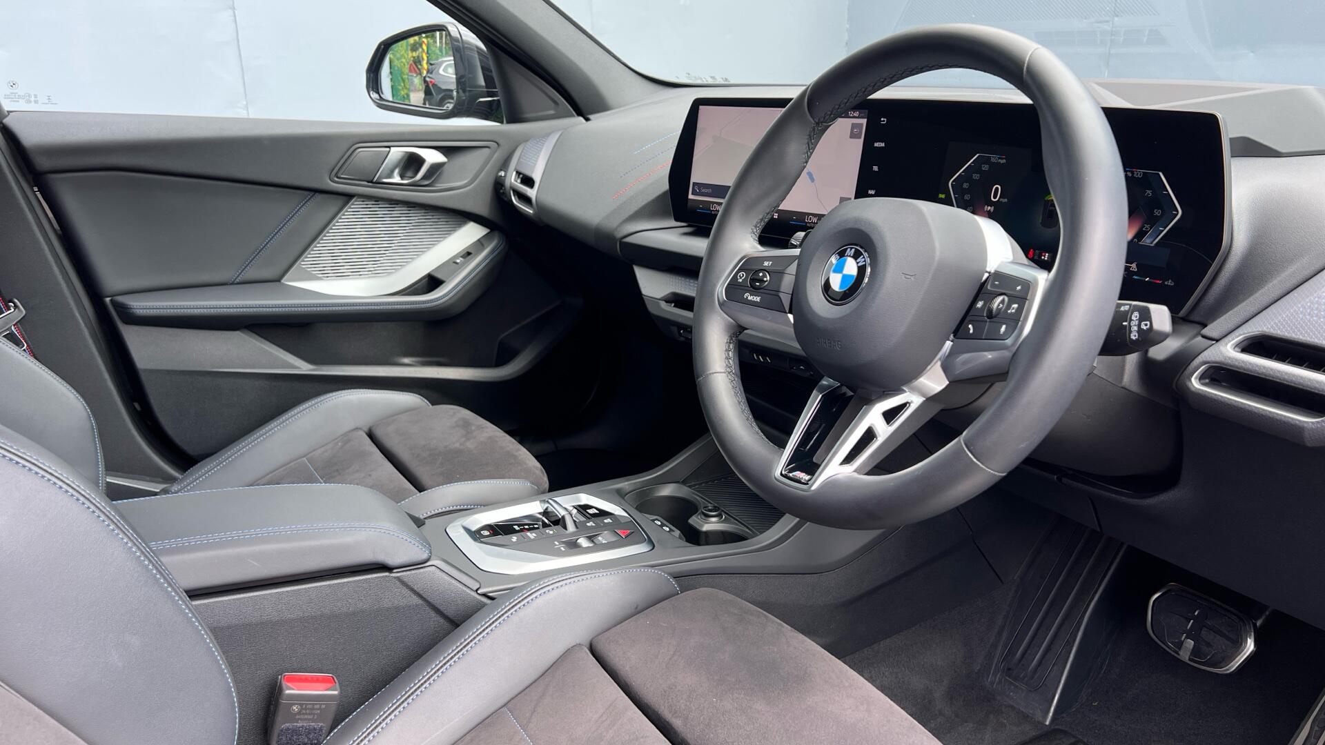 BMW 1 Series view 6