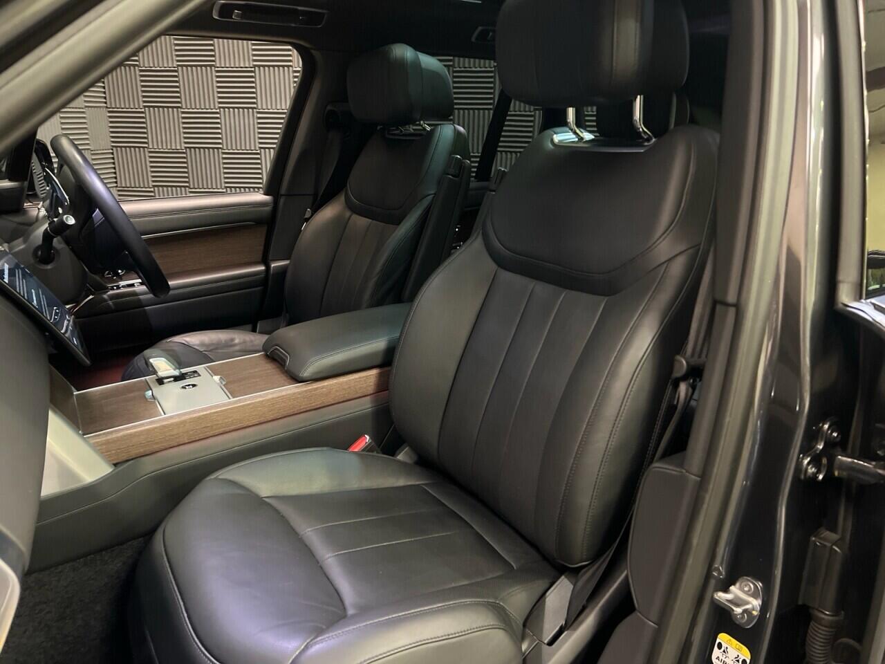 Land Rover Range Rover view 30
