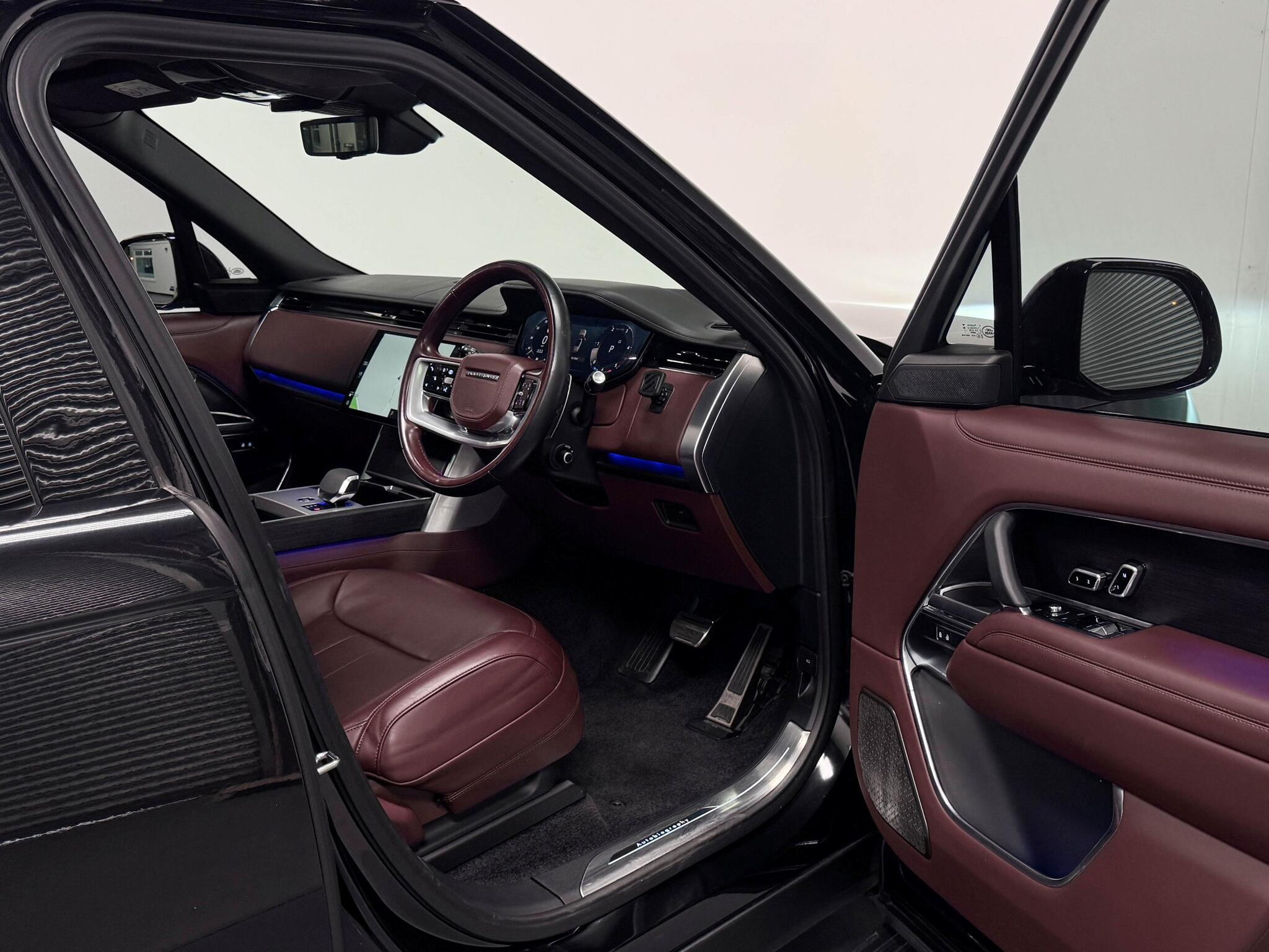 Land Rover Range Rover view 53