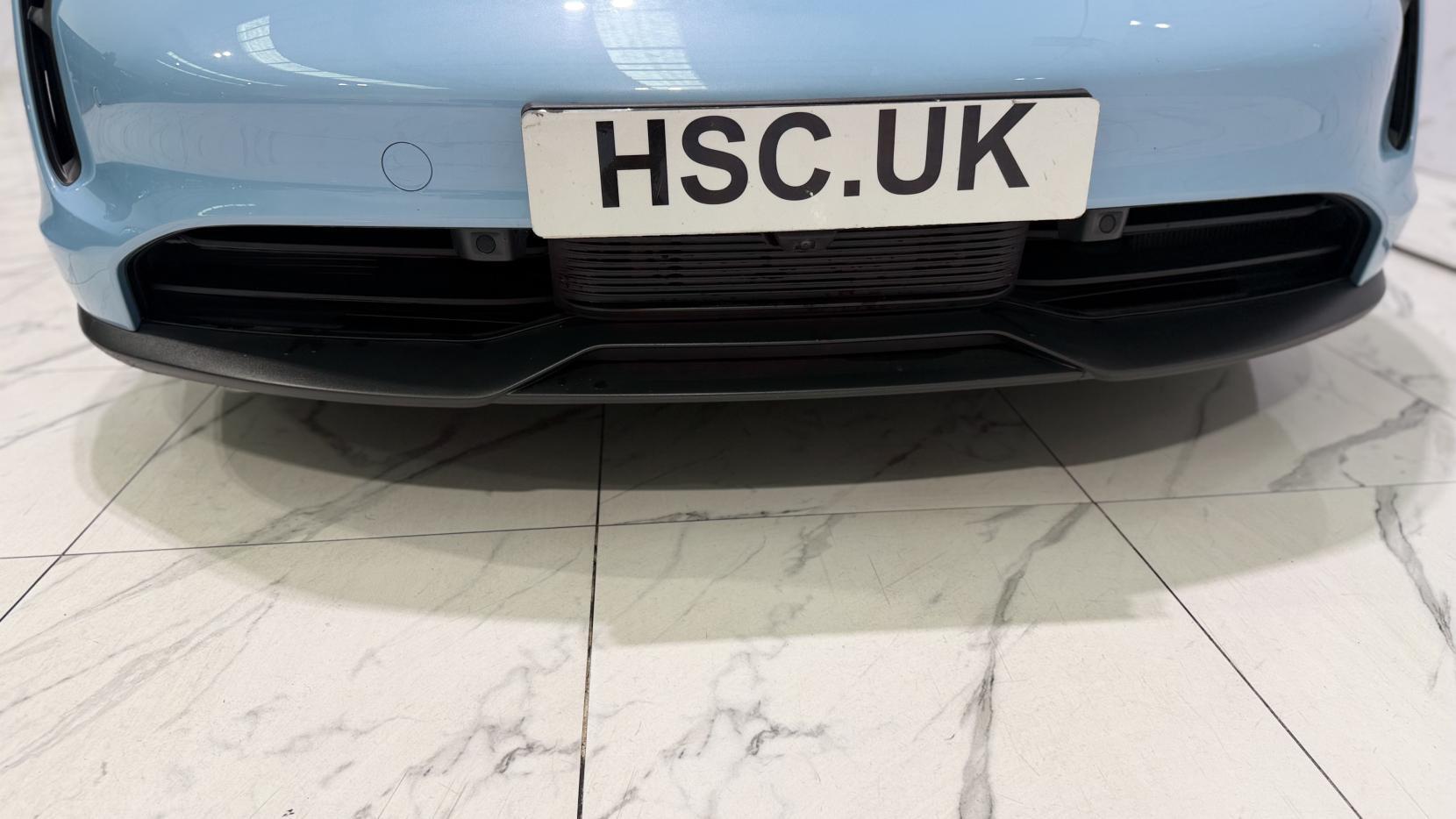 Porsche Taycan view 36