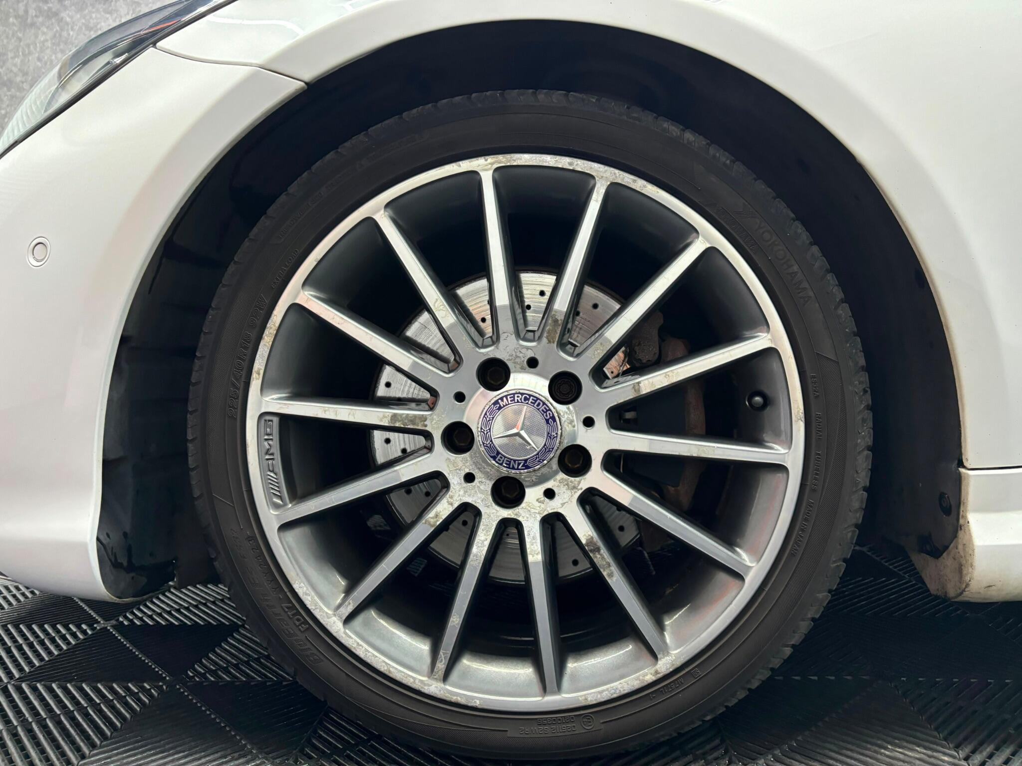 Mercedes-Benz E Class view 30