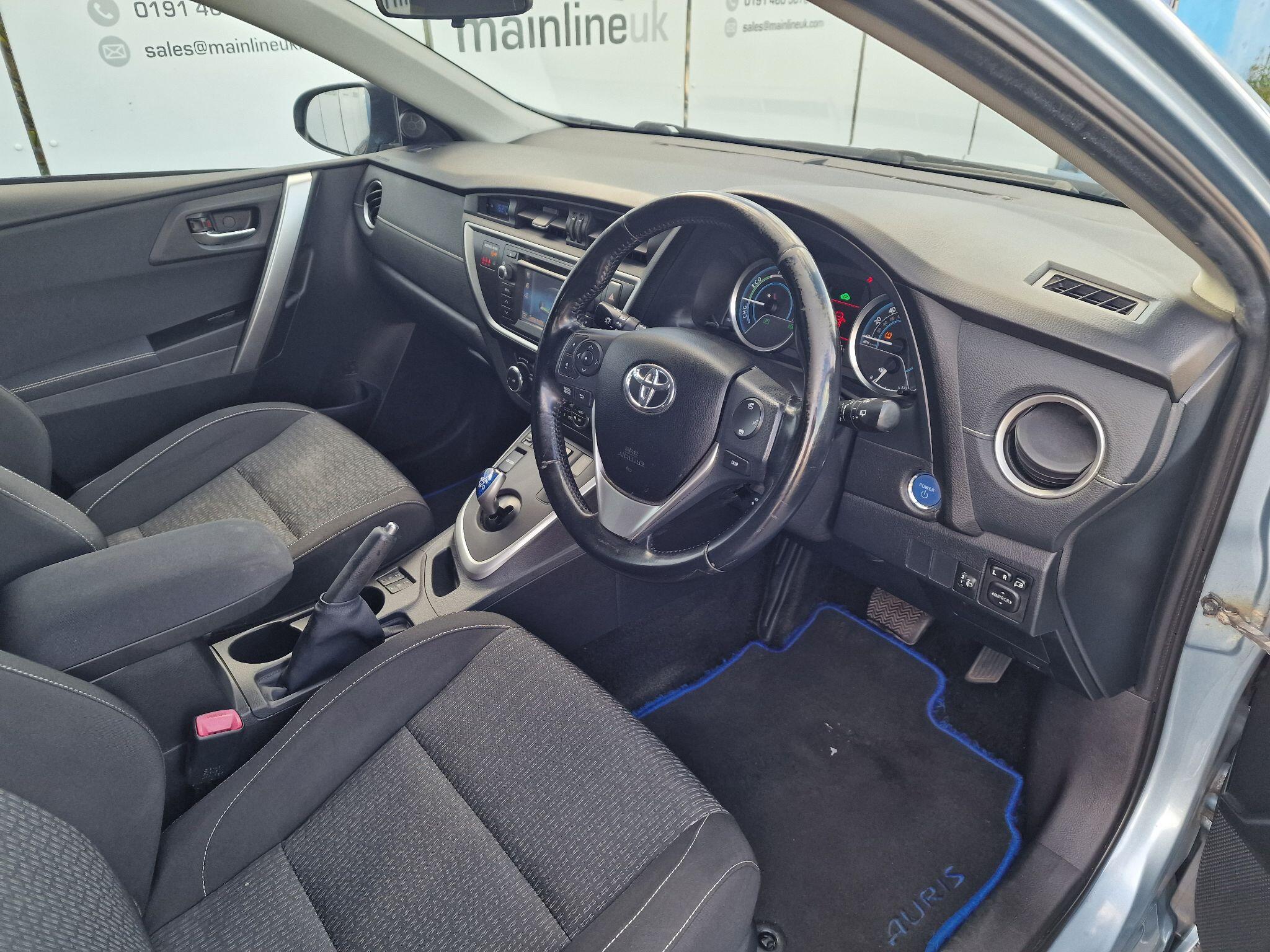 Toyota Auris view 25
