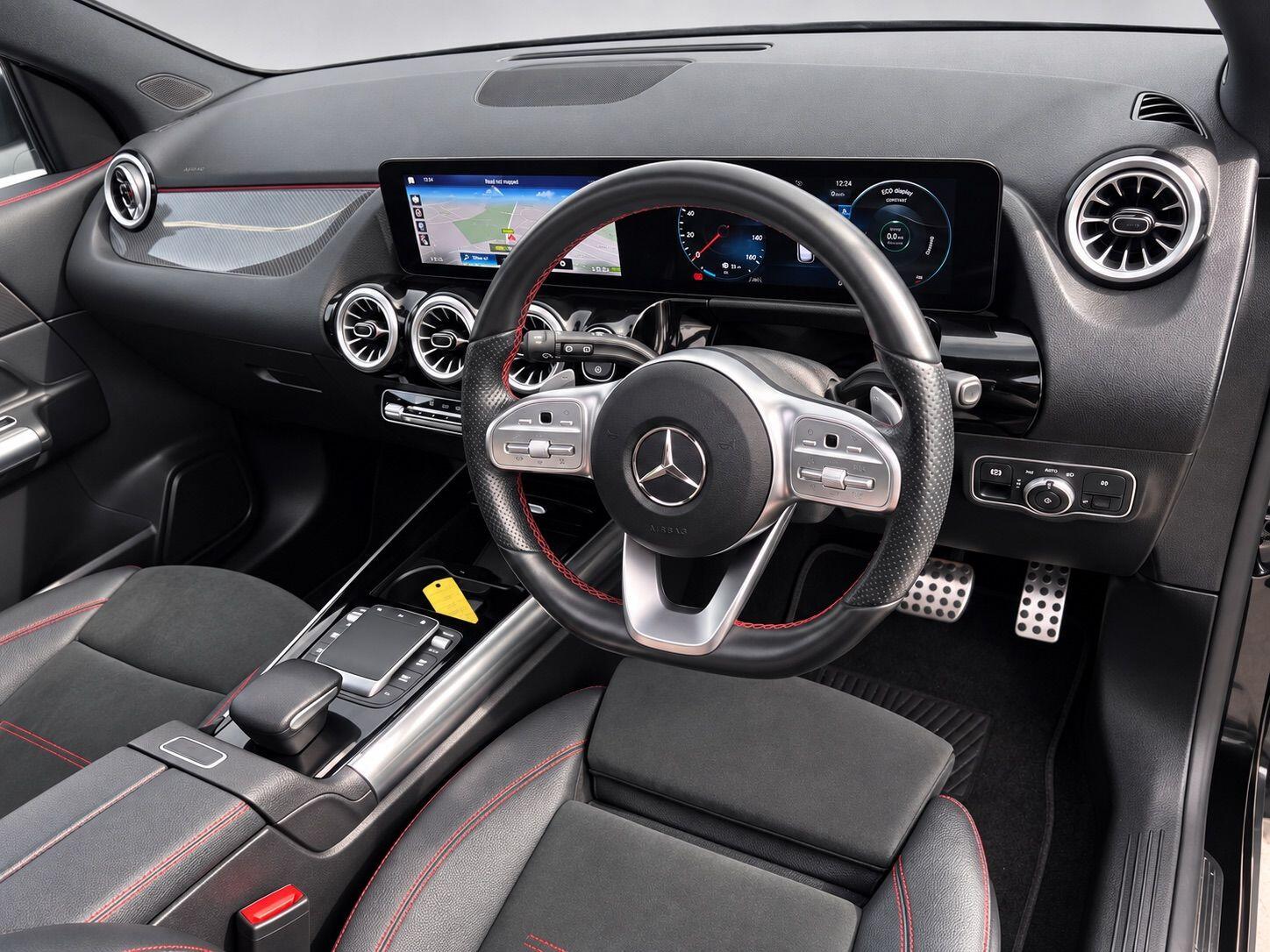 Mercedes-Benz GLA view 18