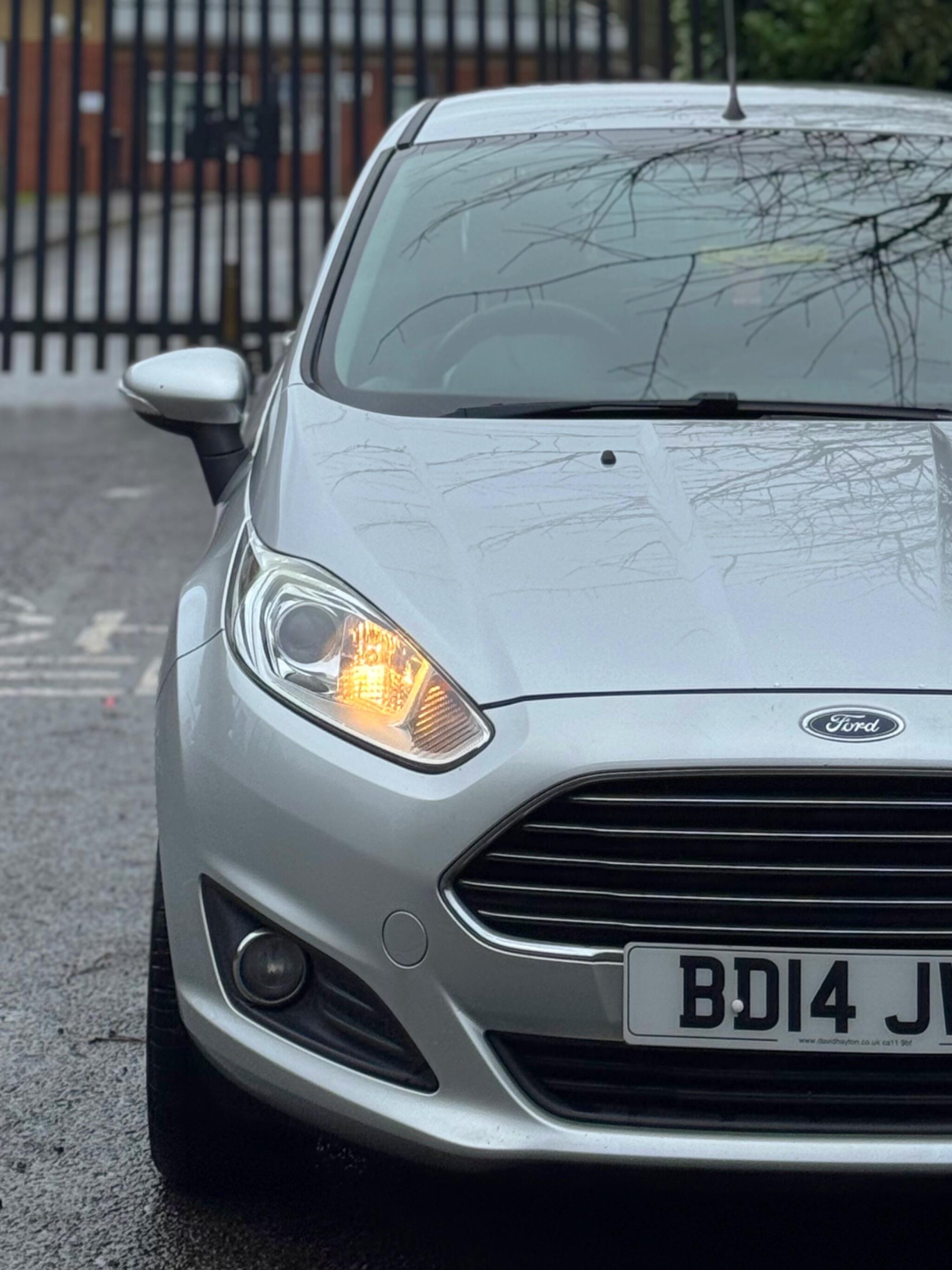 2014 Ford Fiesta 1.5 TDCi Zetec Euro 5 5dr image 13
