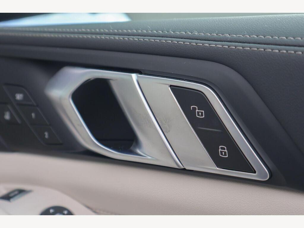BMW X5 view 20