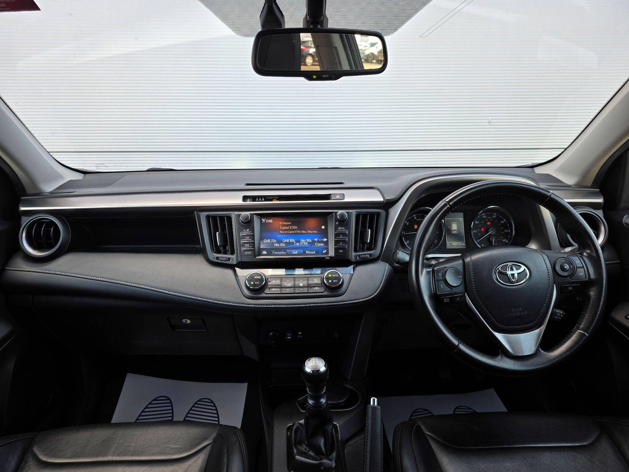 Toyota Rav4 view 14