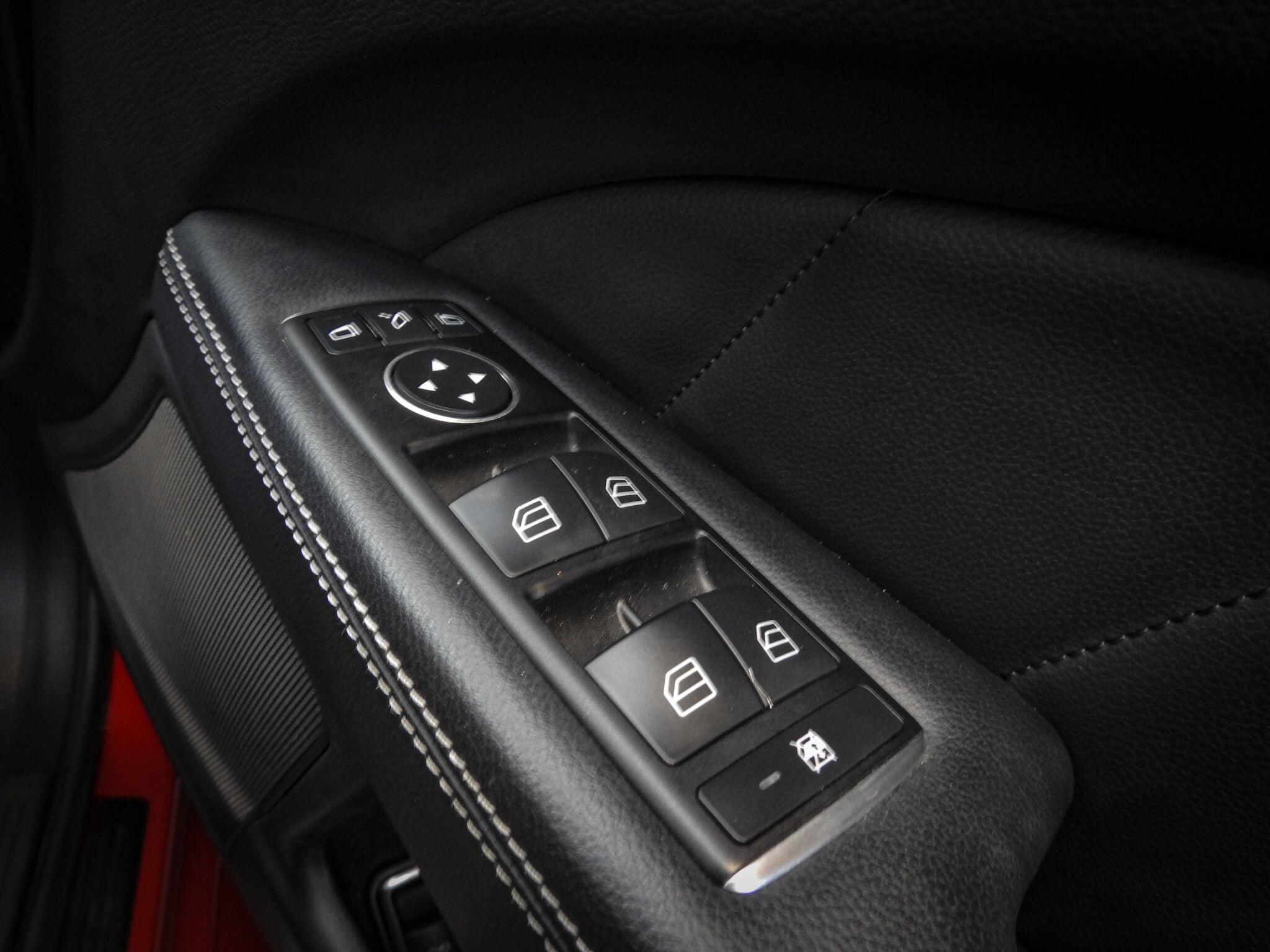 Mercedes-Benz CLS view 30
